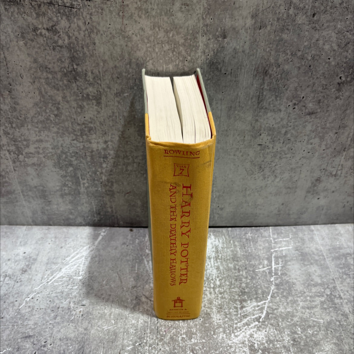 harry potter and the deathly hallows book, by j. k. rowling, 2007 Hardcover image 4