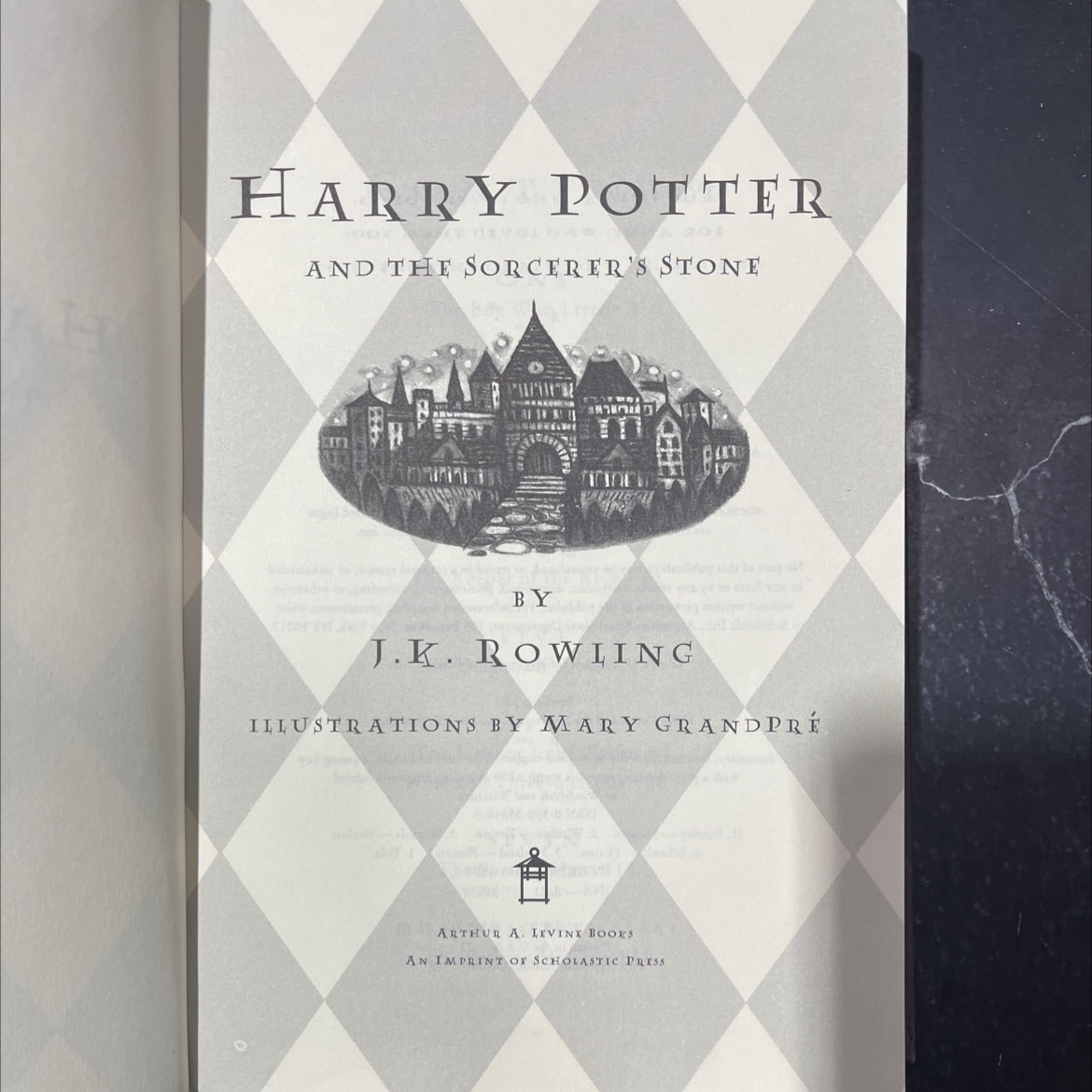 harry potter and the sorcerer's stone book, by J.K. Rowling, 1998 Hardcover image 2