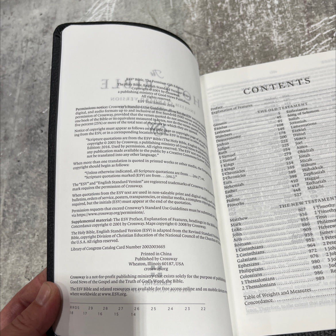 holy bible, english standard version book, by unknown, 2016 Leather image 3