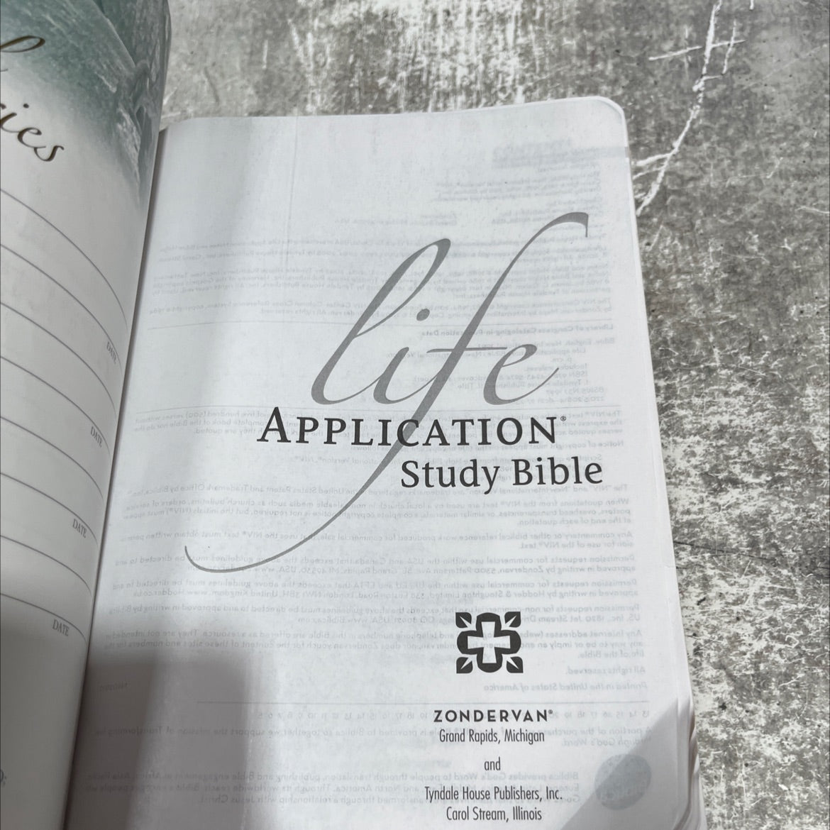holy bible, new international version, life application study bible book, by Zondervan, Tyndale House Publishers, 2011 image 2