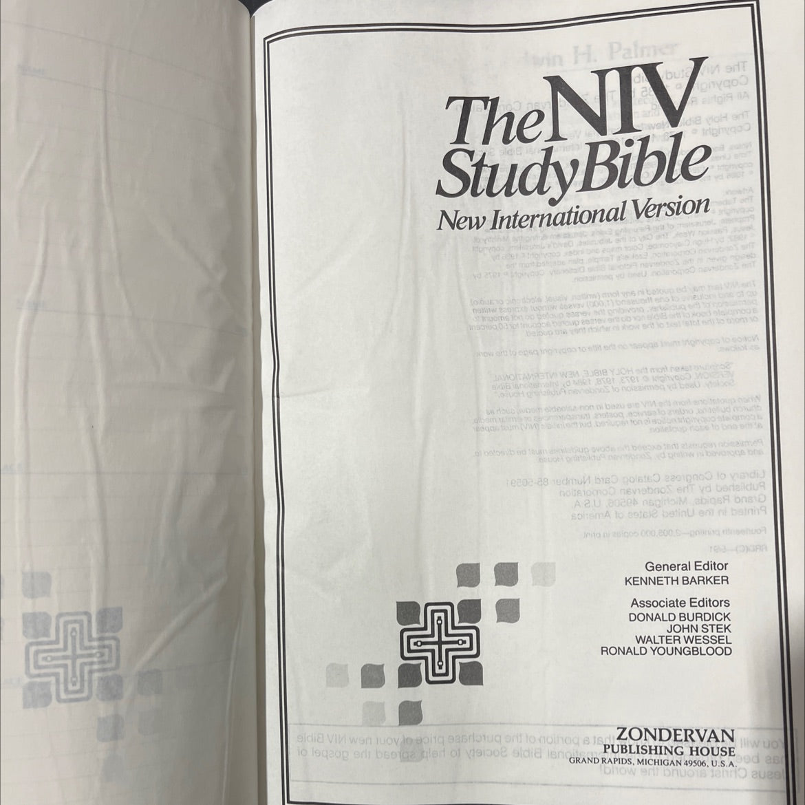 holy bible, new international version study bible book, by H. Palmer, 1985 Leather image 2