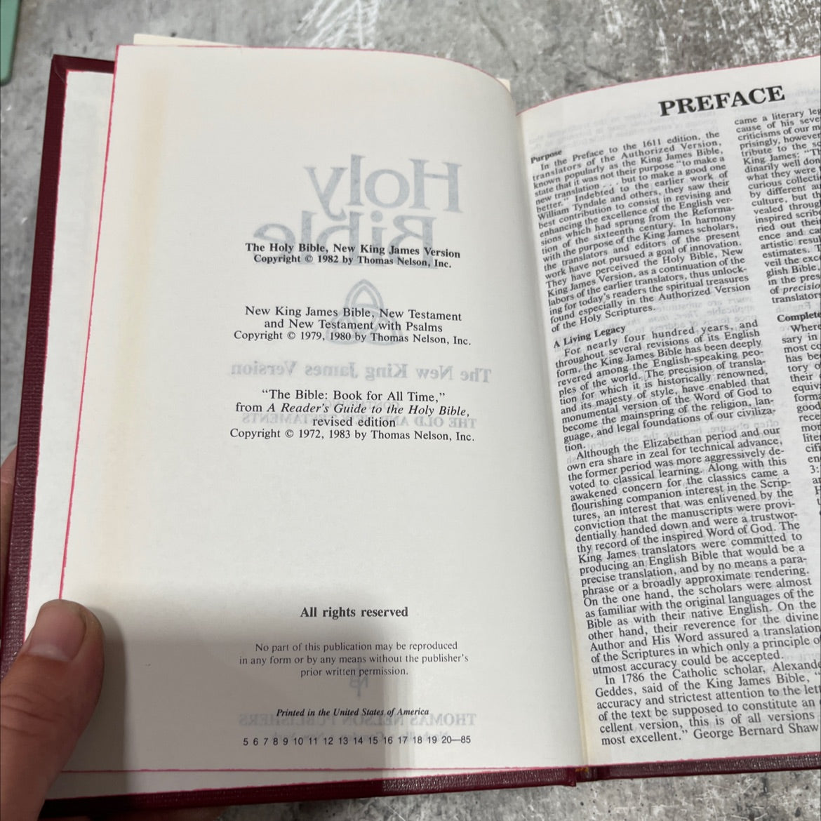 holy bible, new king james version book, by Thomas Nelson, 1982 Hardcover image 3