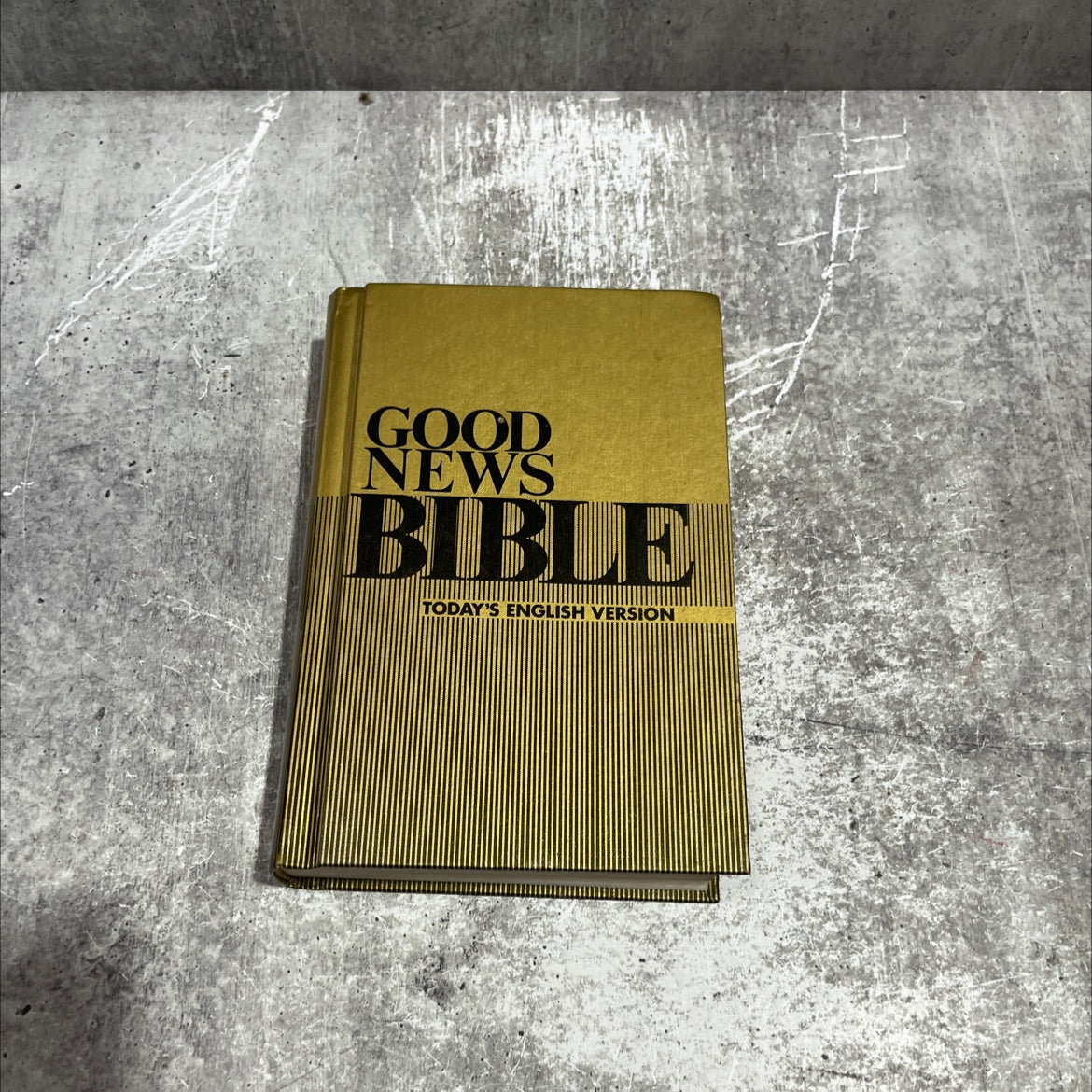 holy bible, the bible in today's english version book, by american bible society, 1976 Hardcover image 1