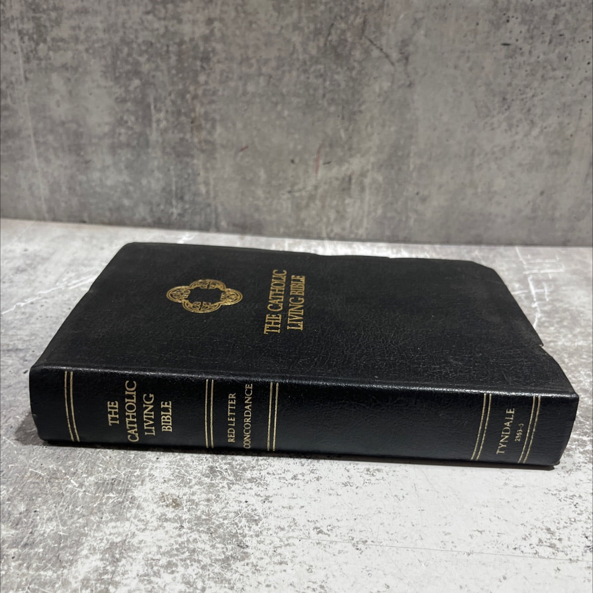 holy bible, the catholic living bible book, by unknown, 1976 Leather image 4
