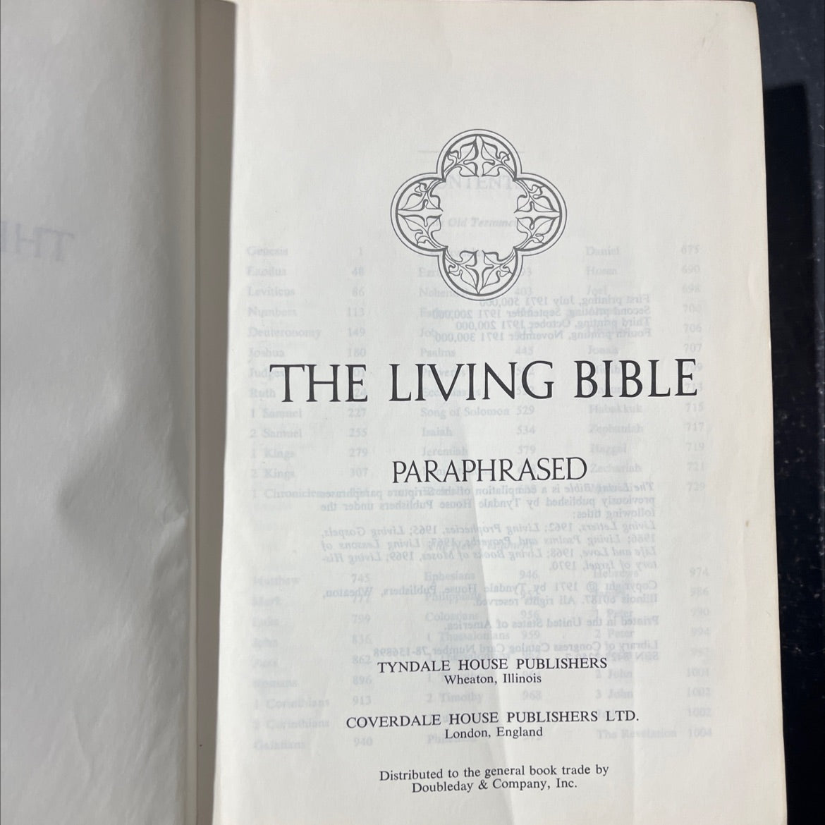 holy bible: the living bible book, by unknown, 1971 Leather image 2