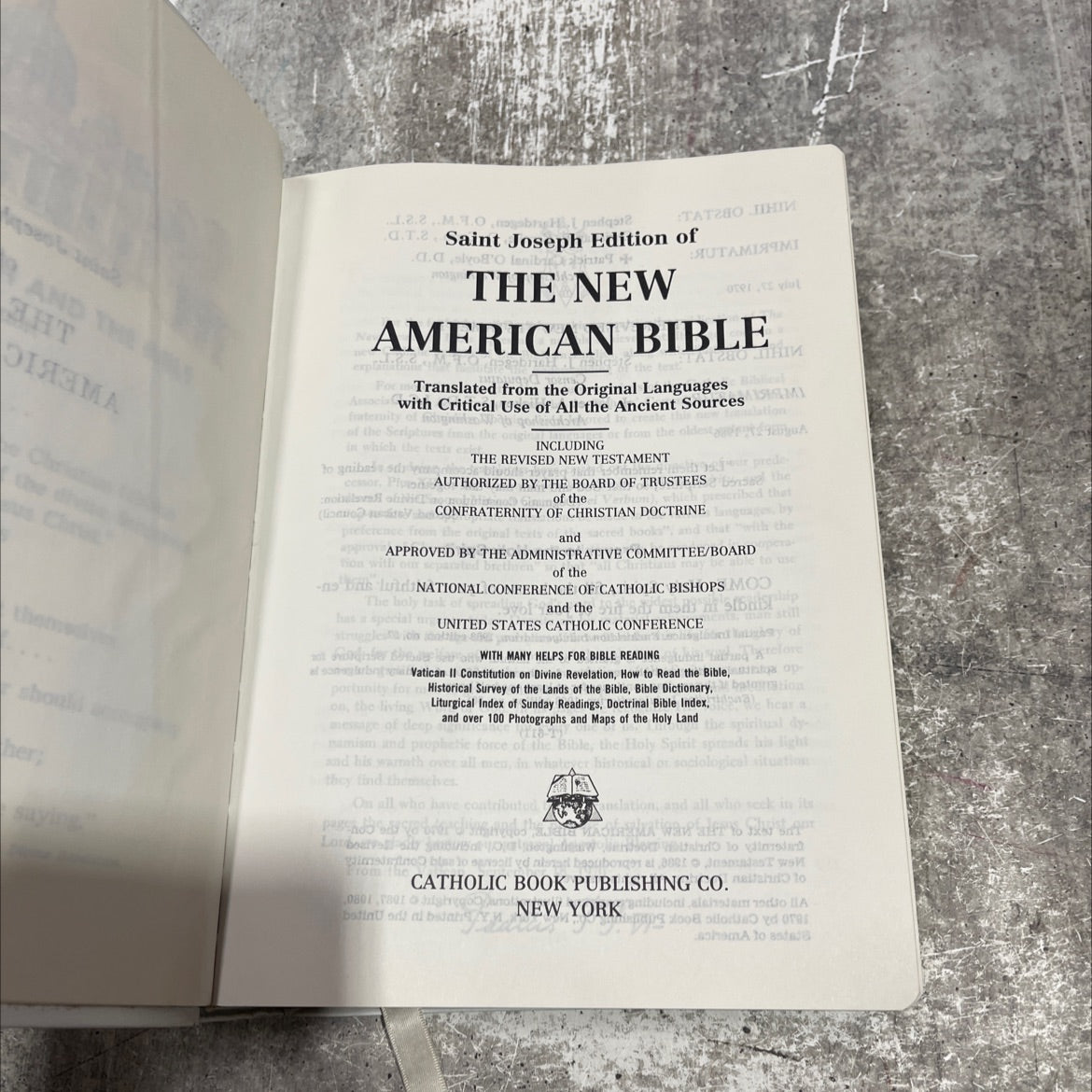 holy bible: the new american bible book, by confraternity of christian doctrine, 1986 Leather image 2
