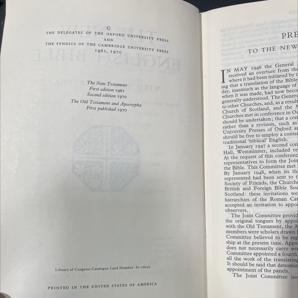 holy bible: the new english bible with the apocrypha book, by the delegates of the oxford university press and the image 3
