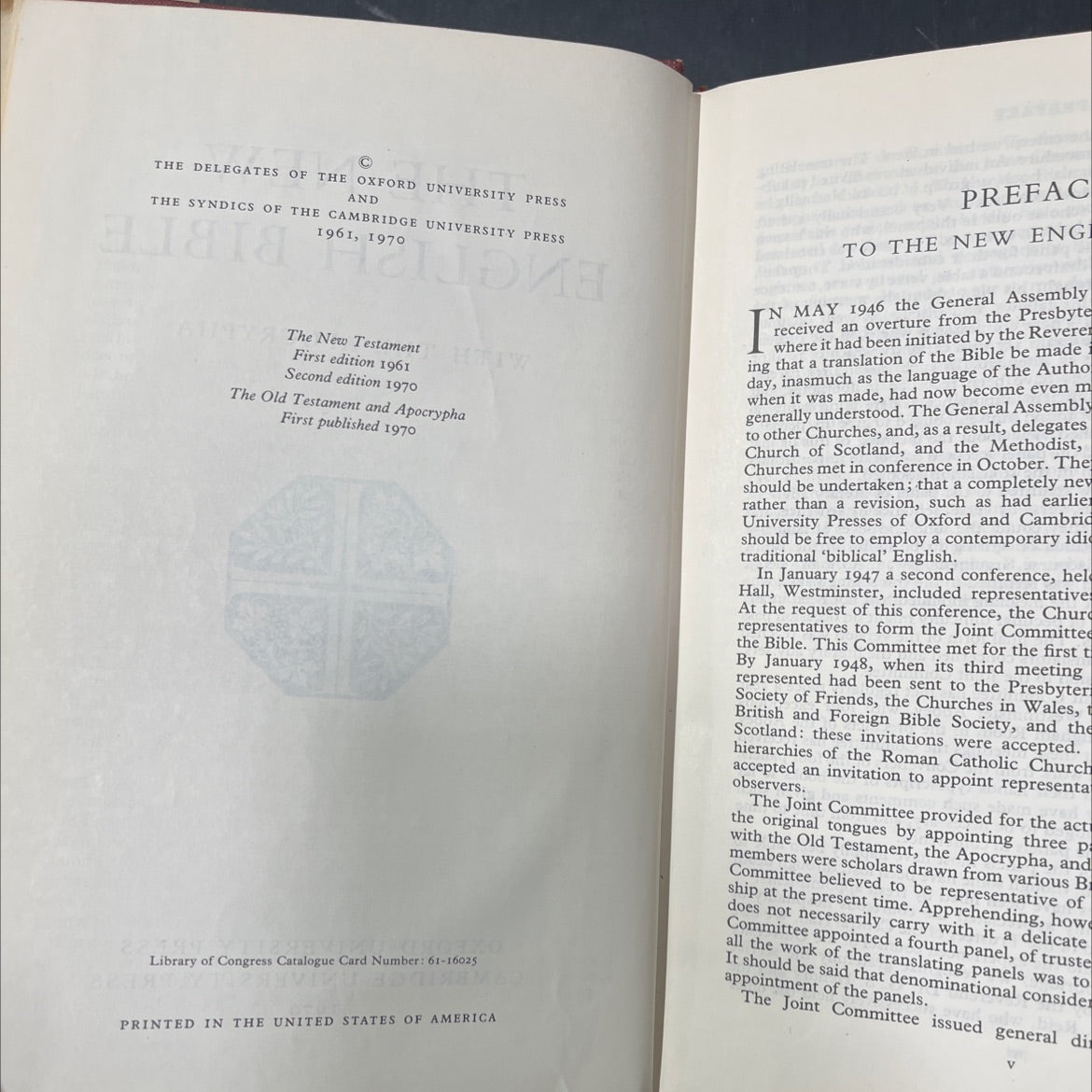 holy bible: the new english bible with the apocrypha book, by unknown, 1970 Hardcover image 3