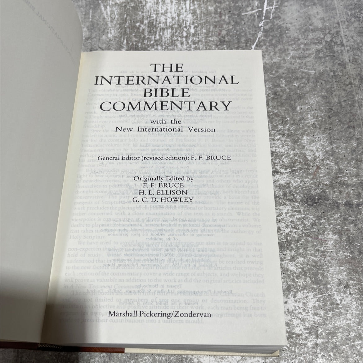 holy bible commentary with the new international version book, by g. c. d. howley, f. f. bruce, h. l. ellison, 1986 image 2