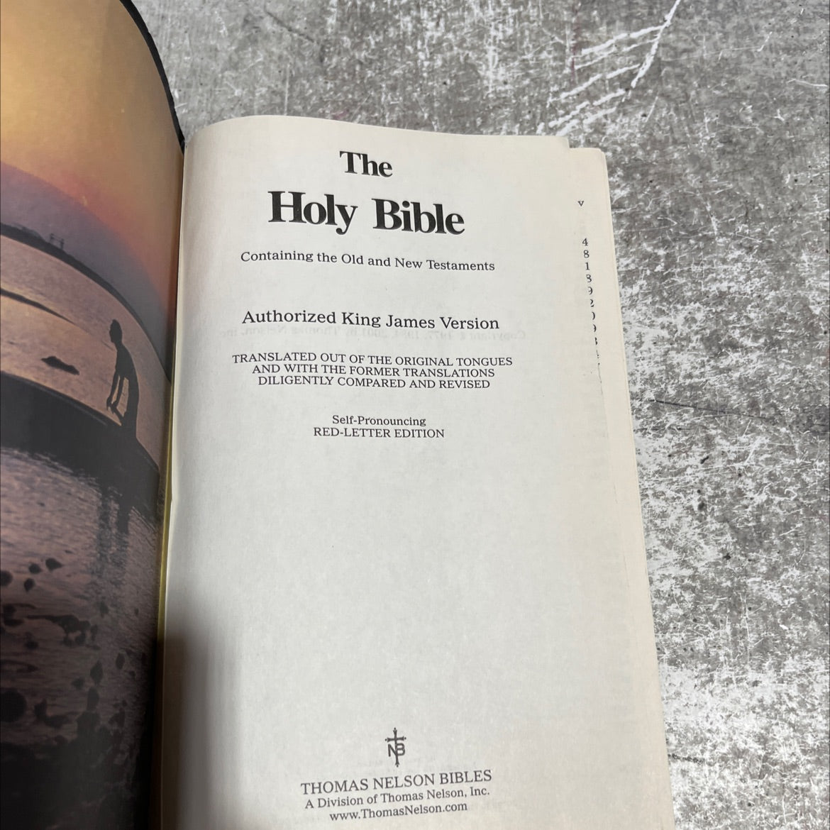 holy bible containing the old and new testaments authorized king james version book, by unknown, 2001 Leather image 2