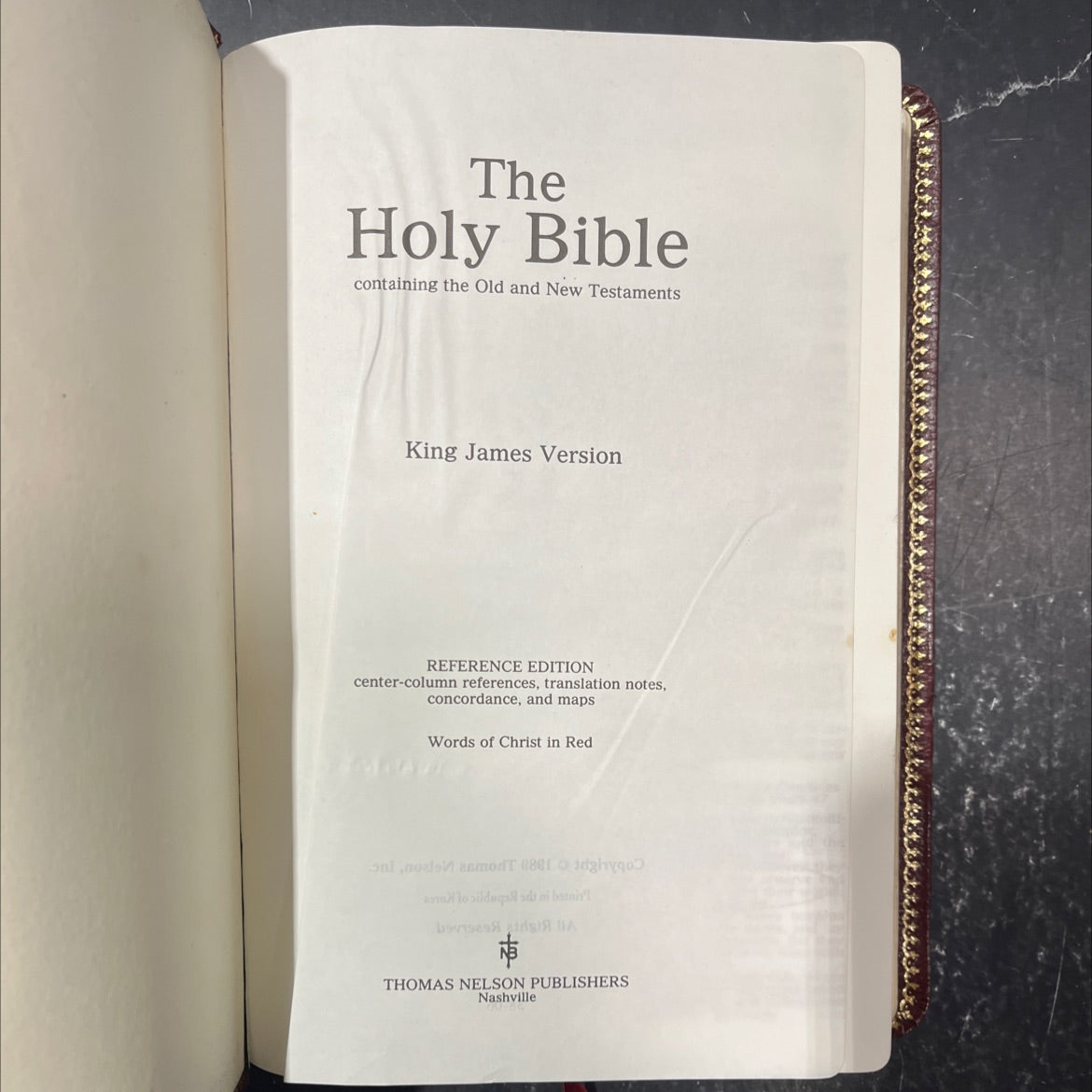 holy bible containing the old and new testaments king james version reference edition book, by unknown, 1989 Leather image 2