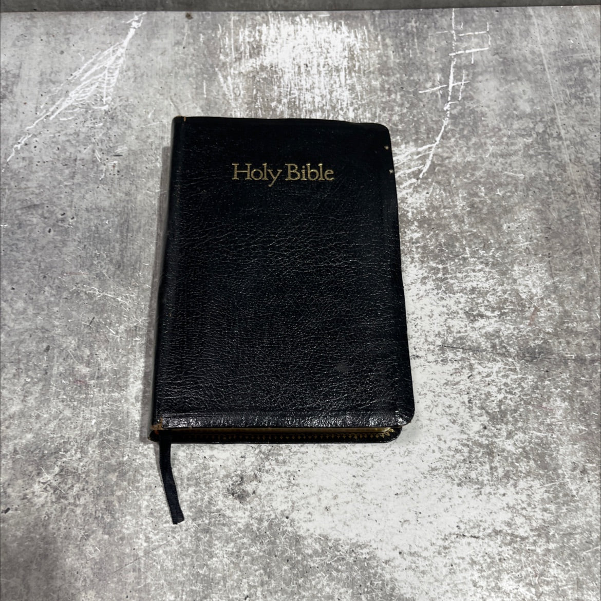 holy bible containing the old and new testaments king james version reference edition book, by unknown, 1989 Leather image 1