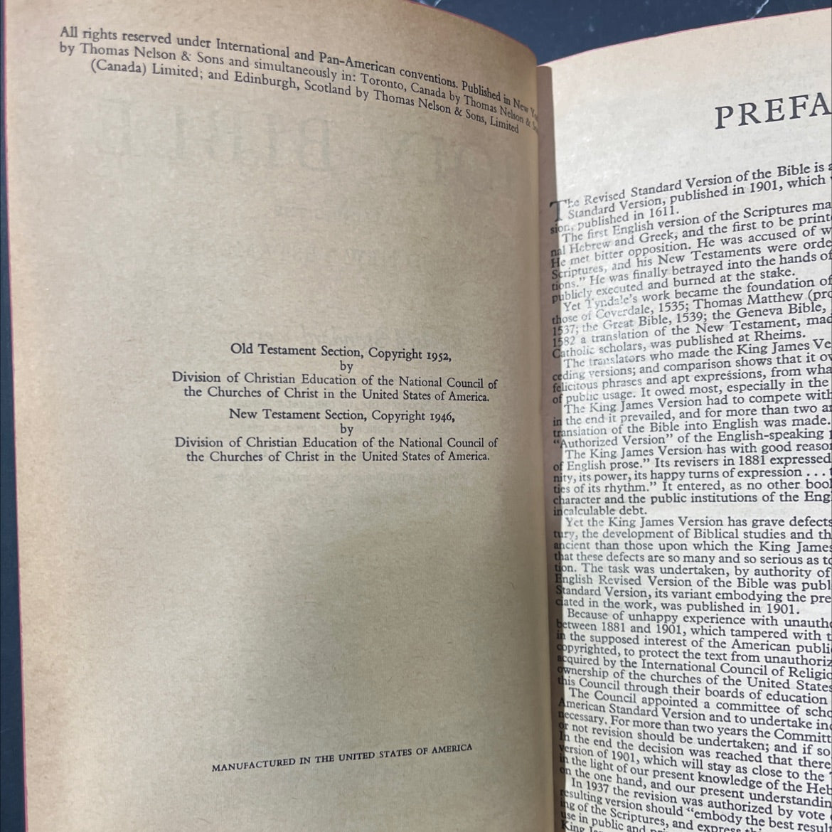 holy bible containing the old and new testaments book, by unknown, 1952 Leather image 3