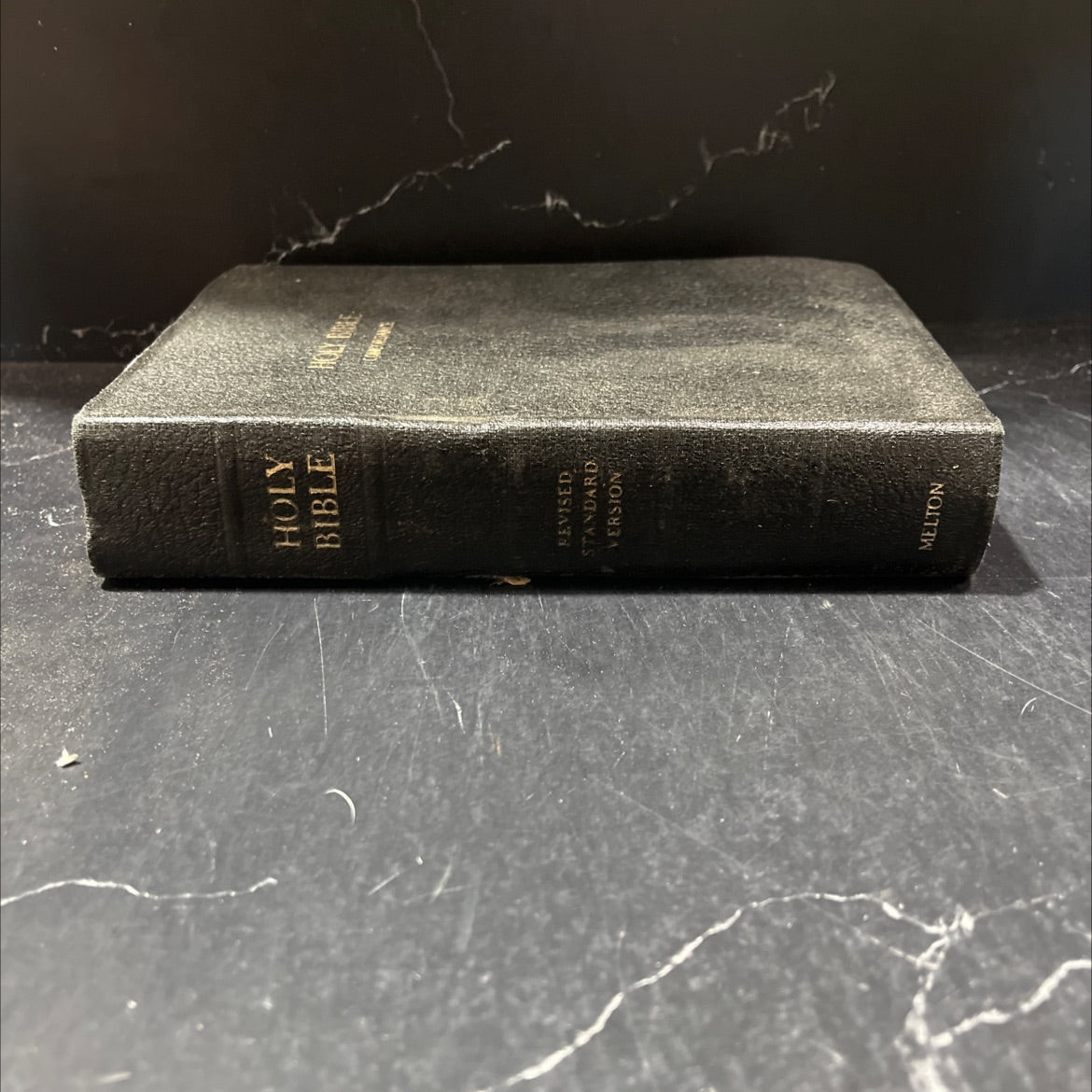 holy bible containing the old and new testaments book, by unknown, 1952 Leather image 1