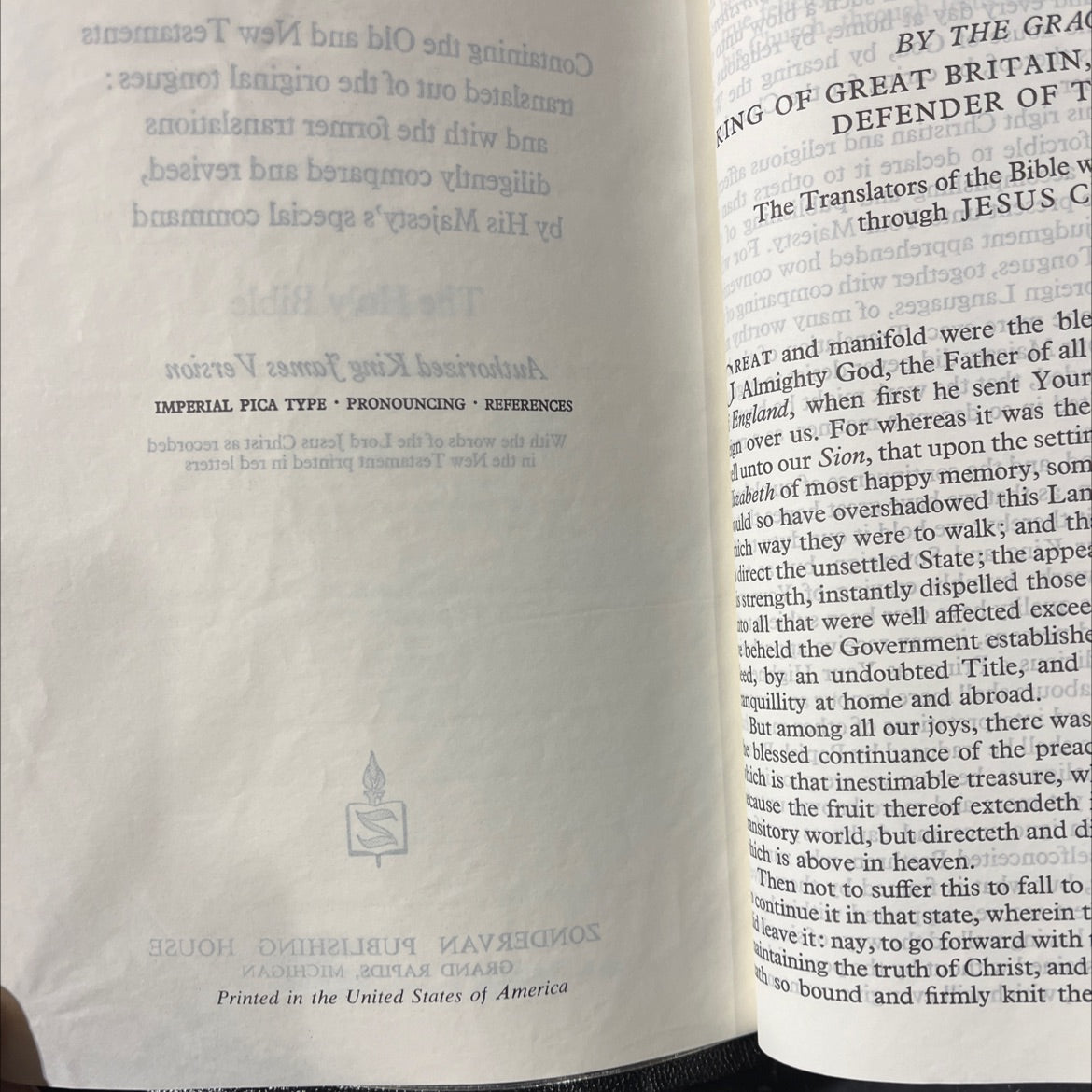 holy bible king james version book, by unknown, 1970 Leather image 3