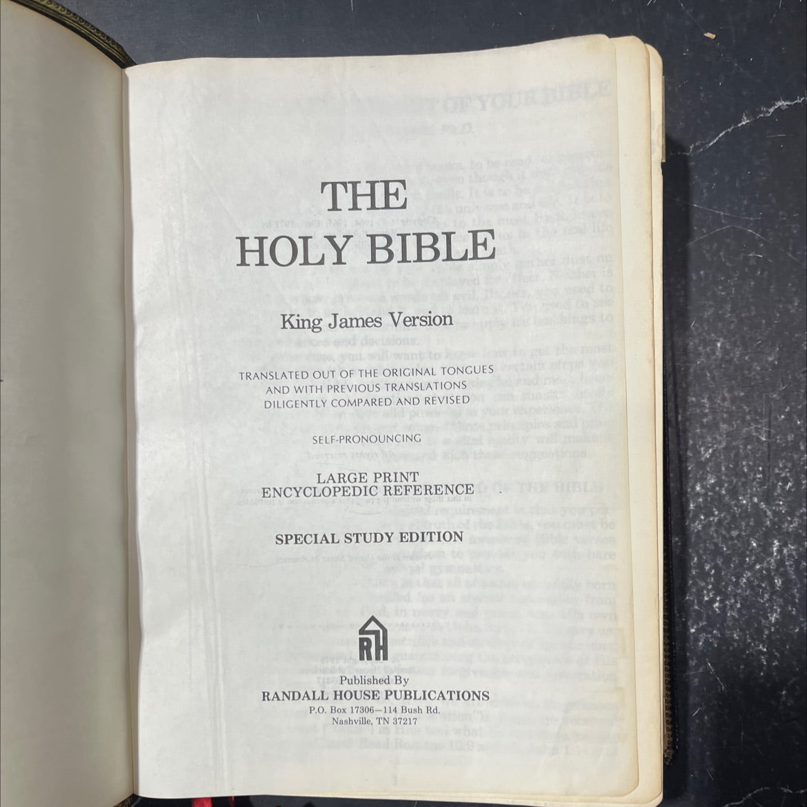 holy bible king james version book, by unknown, 1971 Leather image 2