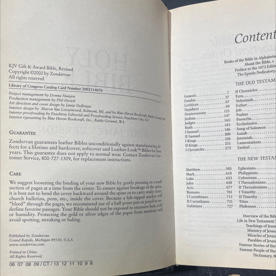 holy bible king james version book, by unknown, 2002 Leather image 3