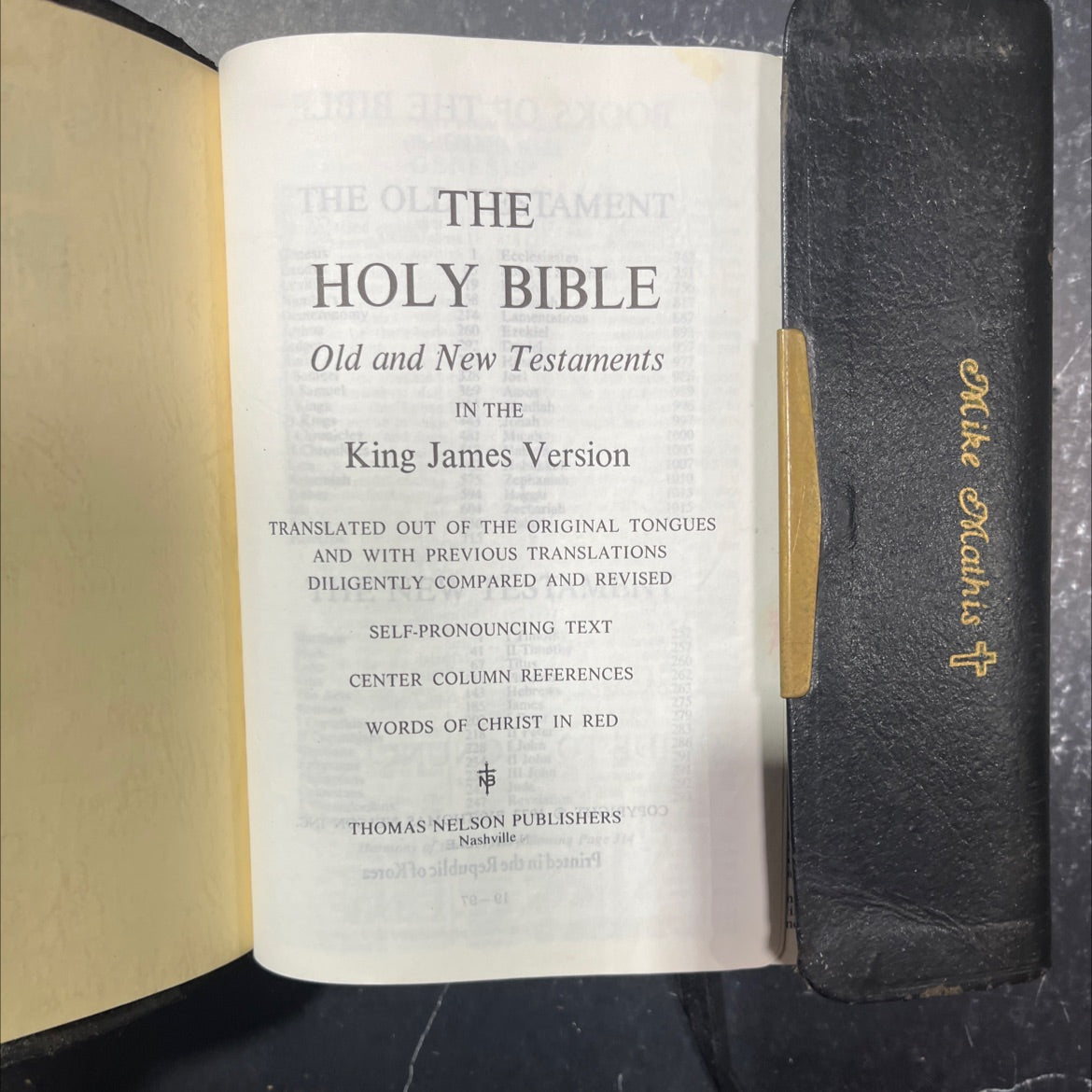 holy bible lapsentation ezekiel old and new testaments in the king james version book, by unknown, 1972 Leather image 2