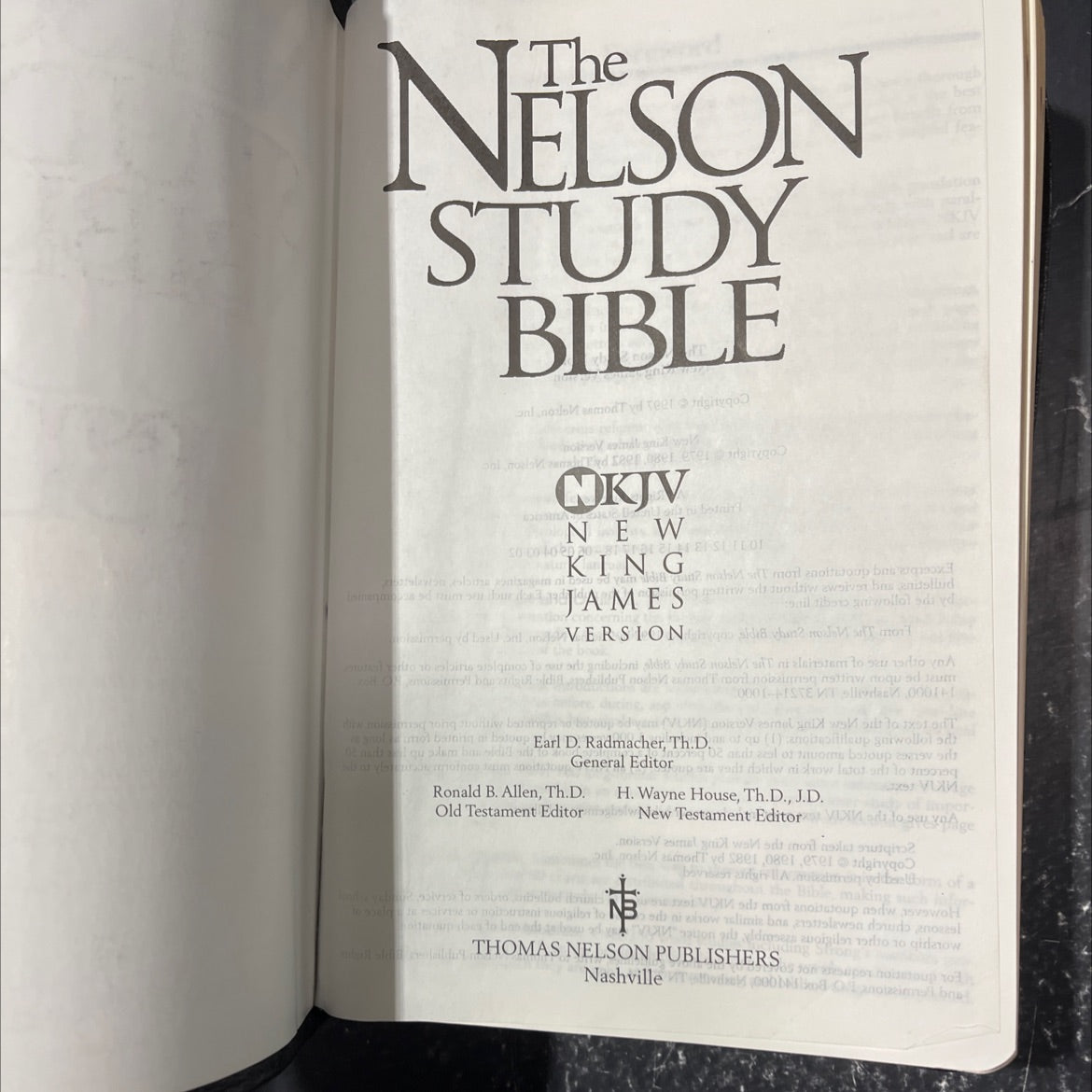 holy bible nelson study bible book, by Earl D. Radmacher, Th.D., Ronald B. Allen, Th.D., H. Wayne House, Th.D., J.D., image 2