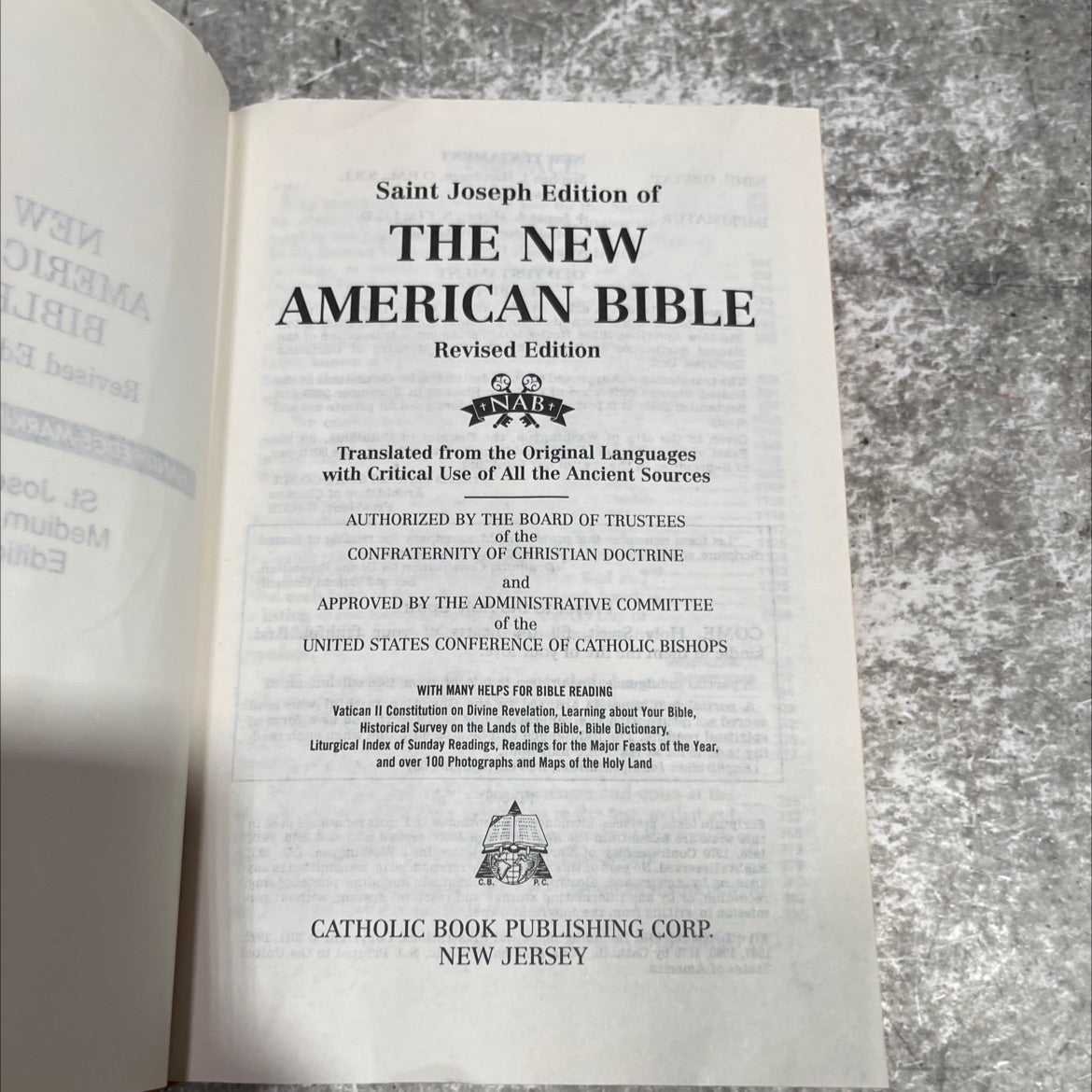 holy bible new american bible revised edition book, by Confraternity of Christian Doctrine, 2010 Hardcover image 2