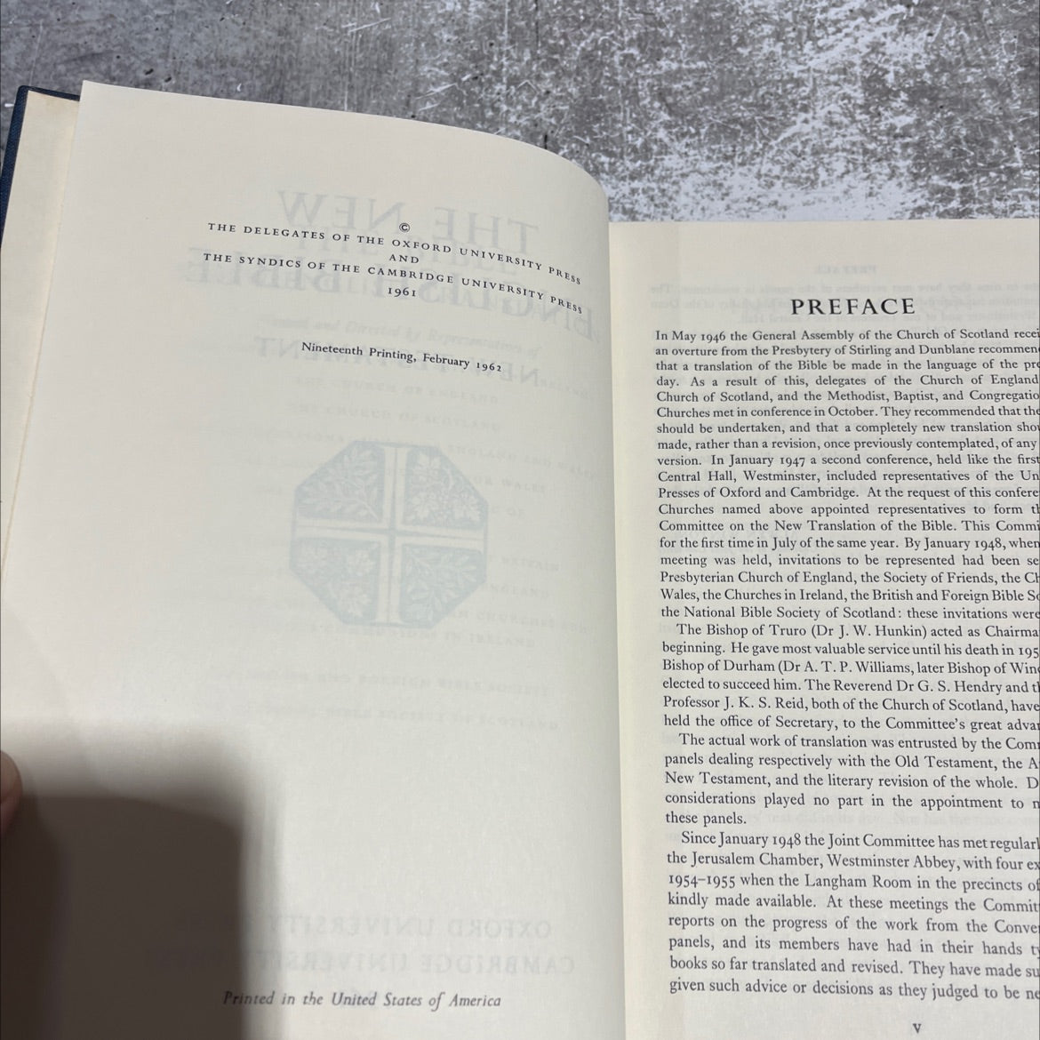 holy bible new english bible new testament book, by unknown, 1961 Hardcover image 3