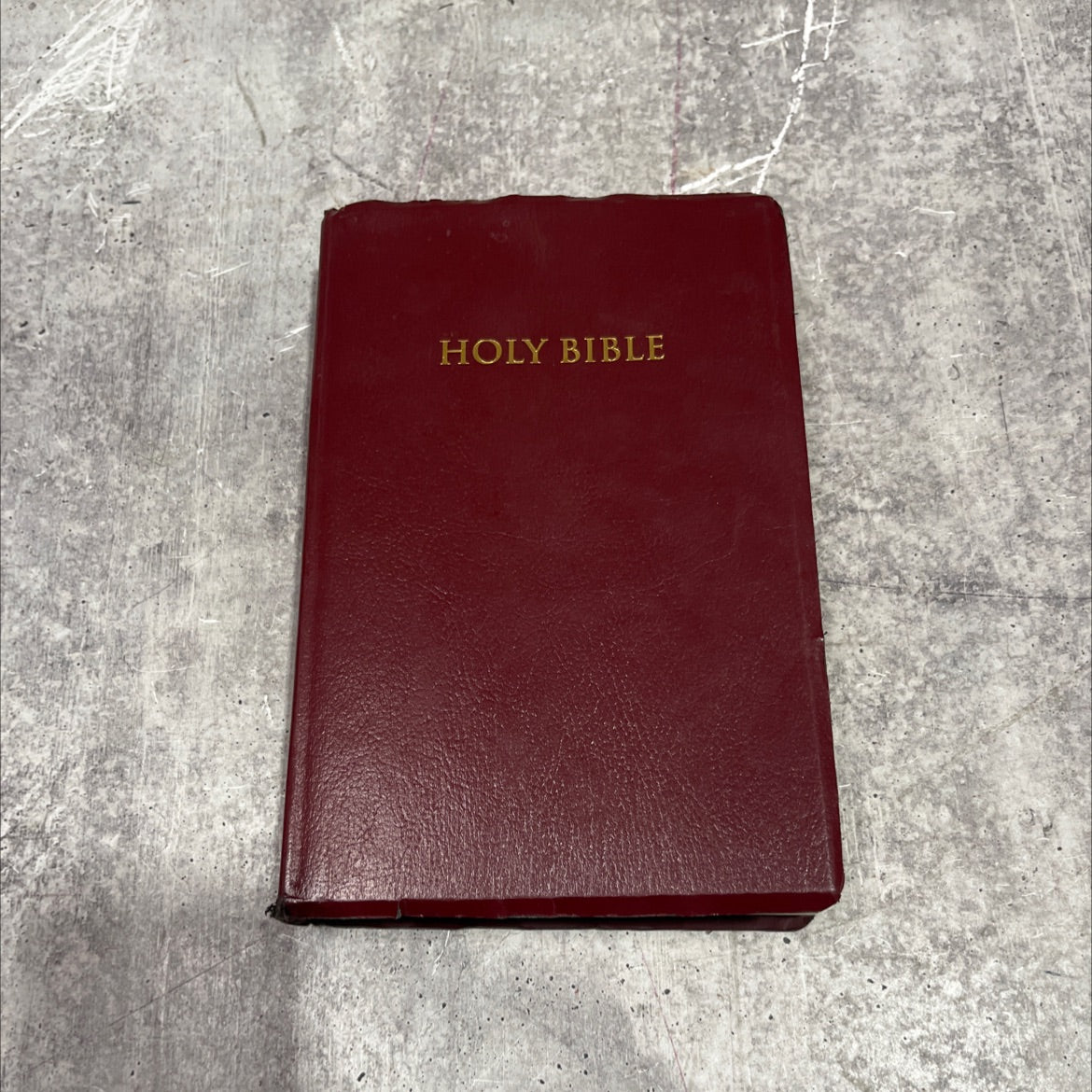 holy bible new king james version book, by Thomas Nelson, 1982 Leather image 1