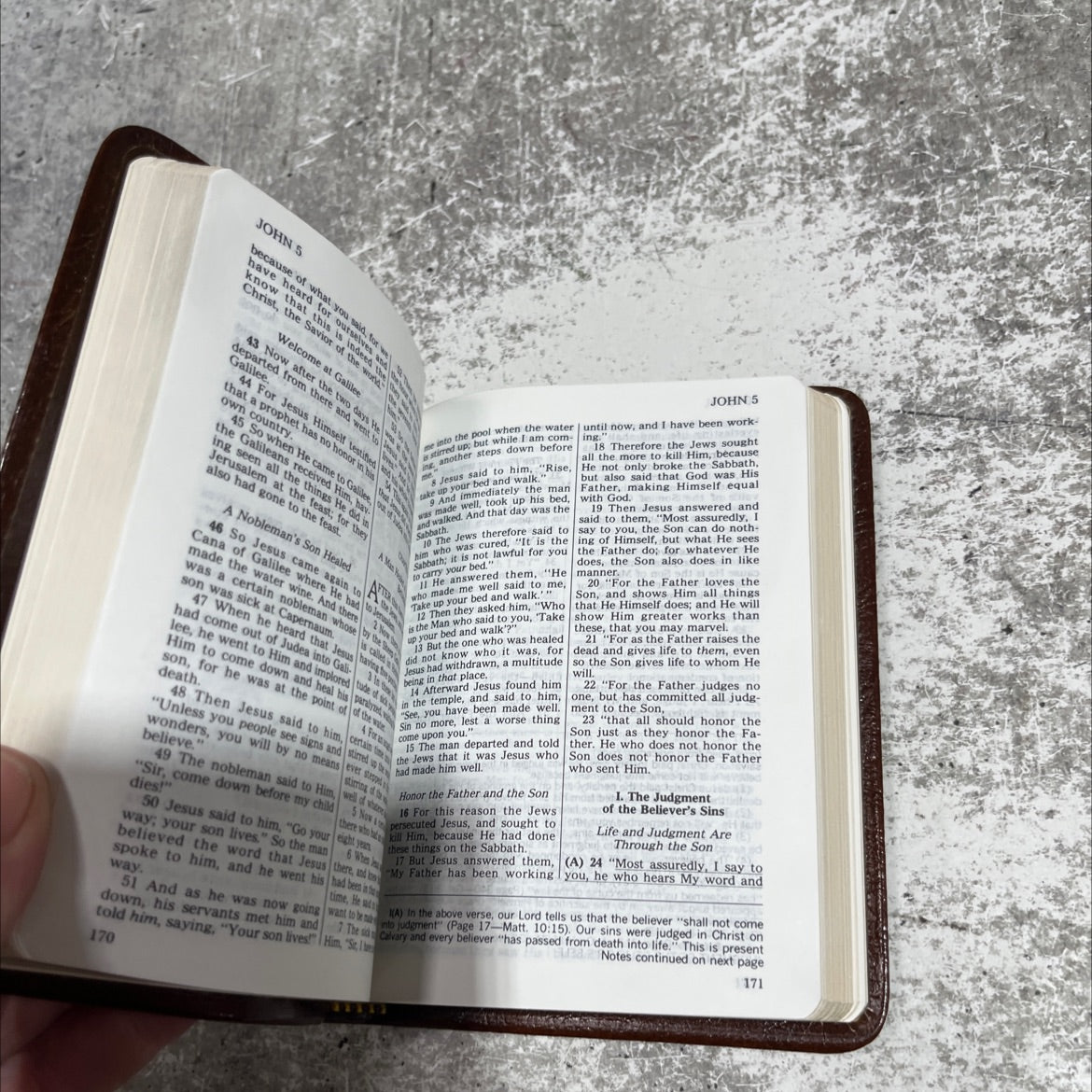holy bible new testament book, by porter barrington, 1984 Leather image 4