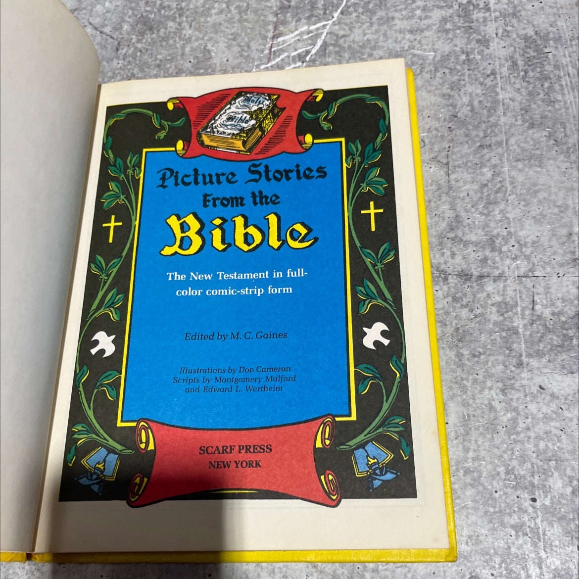 holy bible picture stories from the new testament in full-color comic-strip form book, by M. C. Gaines, 1980 Hardcover image 2