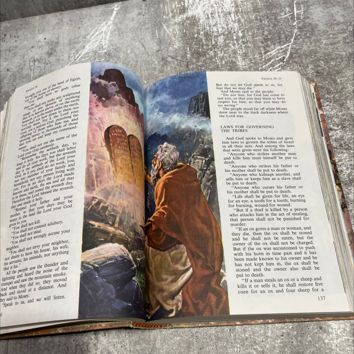 holy bible the children's bible the old testament the new testament book, by S.M., S.S.L. C. D., 1965 Hardcover image 4