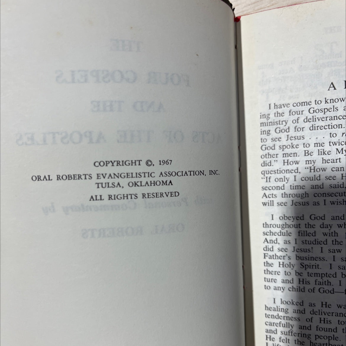 holy bible the four gospels and the acts of the apostles with personal commentary by oral roberts book, by oral image 3