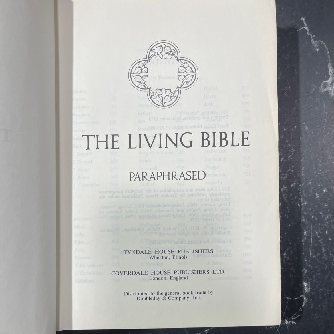 holy bible the living bible book, by unknown, 1973 Leather image 2