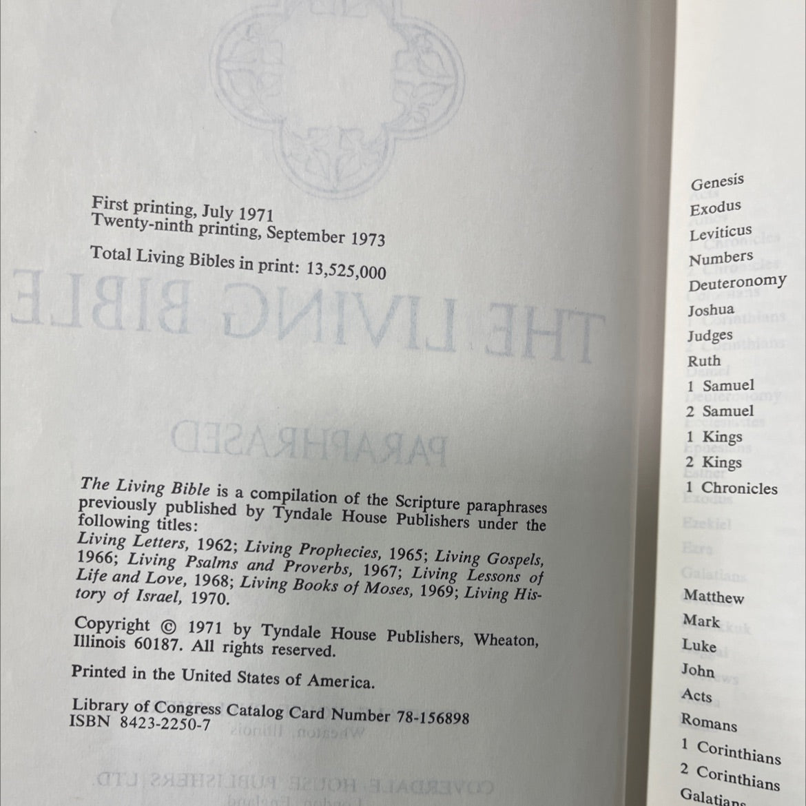 holy bible the living bible book, by unknown, 1973 Leather image 3