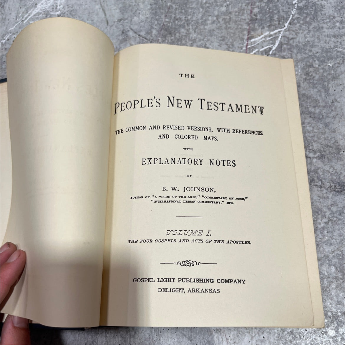 holy bible the people's new testament the common and revised versions with references and colored maps book, by b. w. image 2
