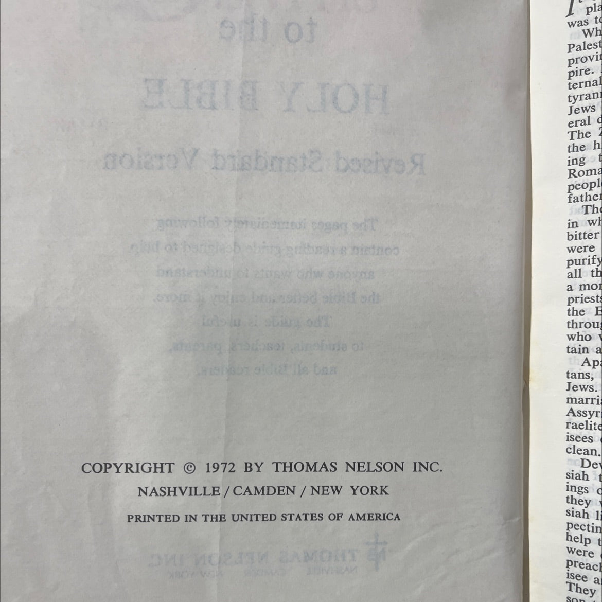 holy bible book, by unknown, 1972 Leather image 3