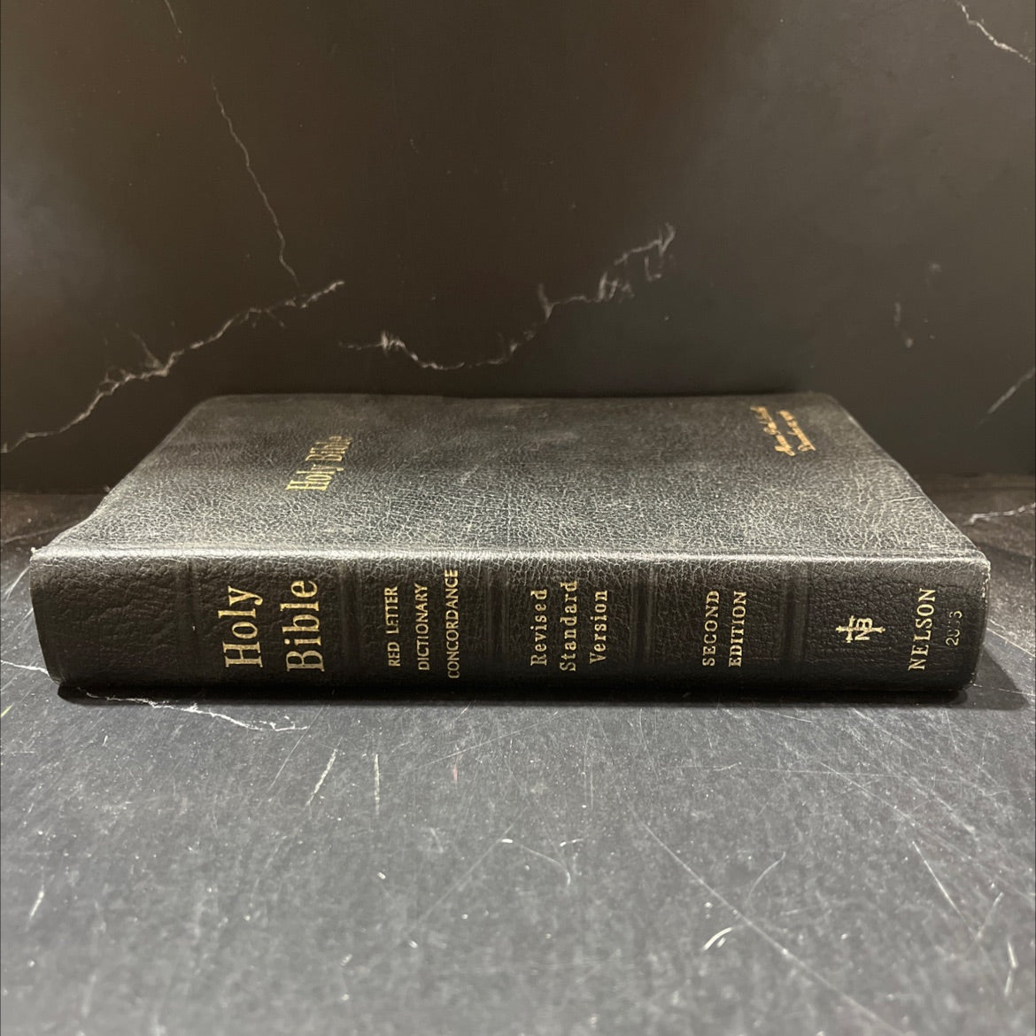 holy bible book, by unknown, 1972 Leather image 1