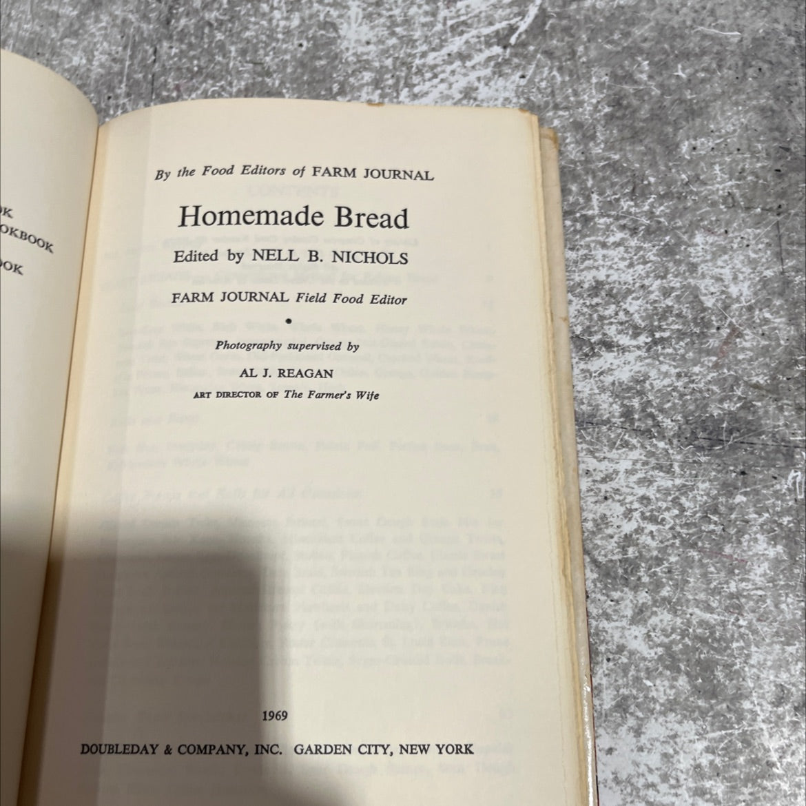 homemade bread book, by food editors of farm journal, 1969 Hardcover image 2