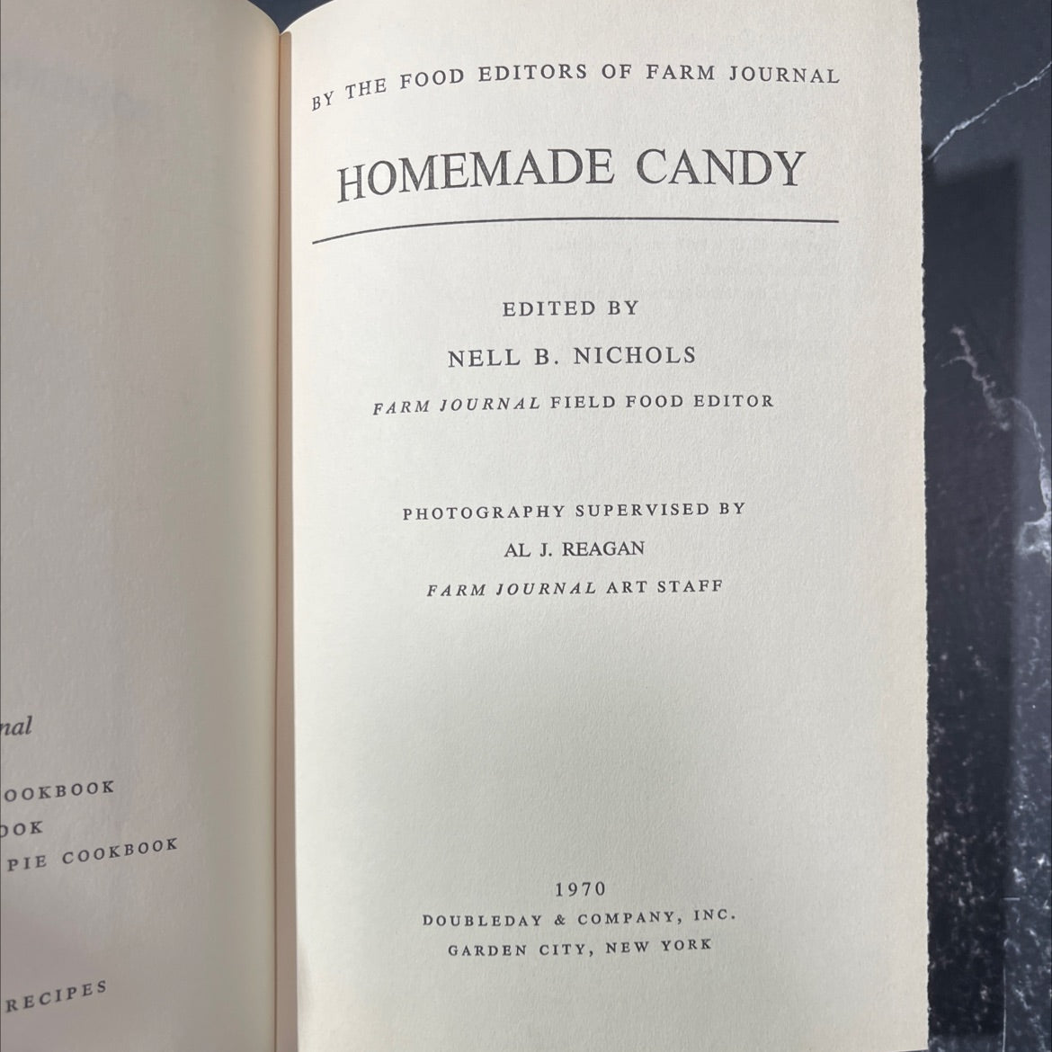 homemade candy book, by Nell B. Nichols, 1970 Hardcover image 2