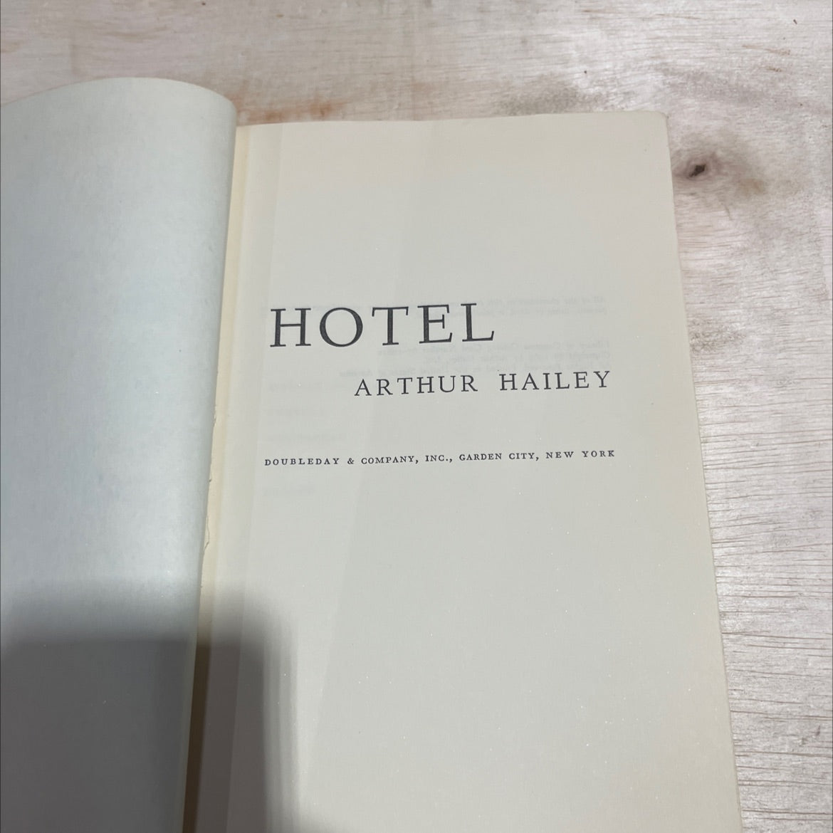 hotel book, by arthur hailey, 1965 Hardcover image 2