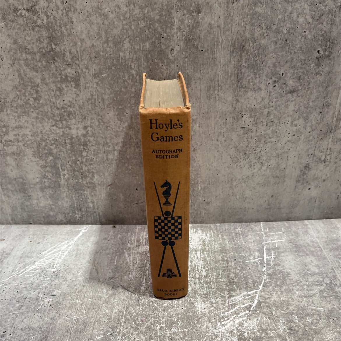hoyle's complete and authoritative book of games book, by bmond hoyle, 1940 Hardcover image 4