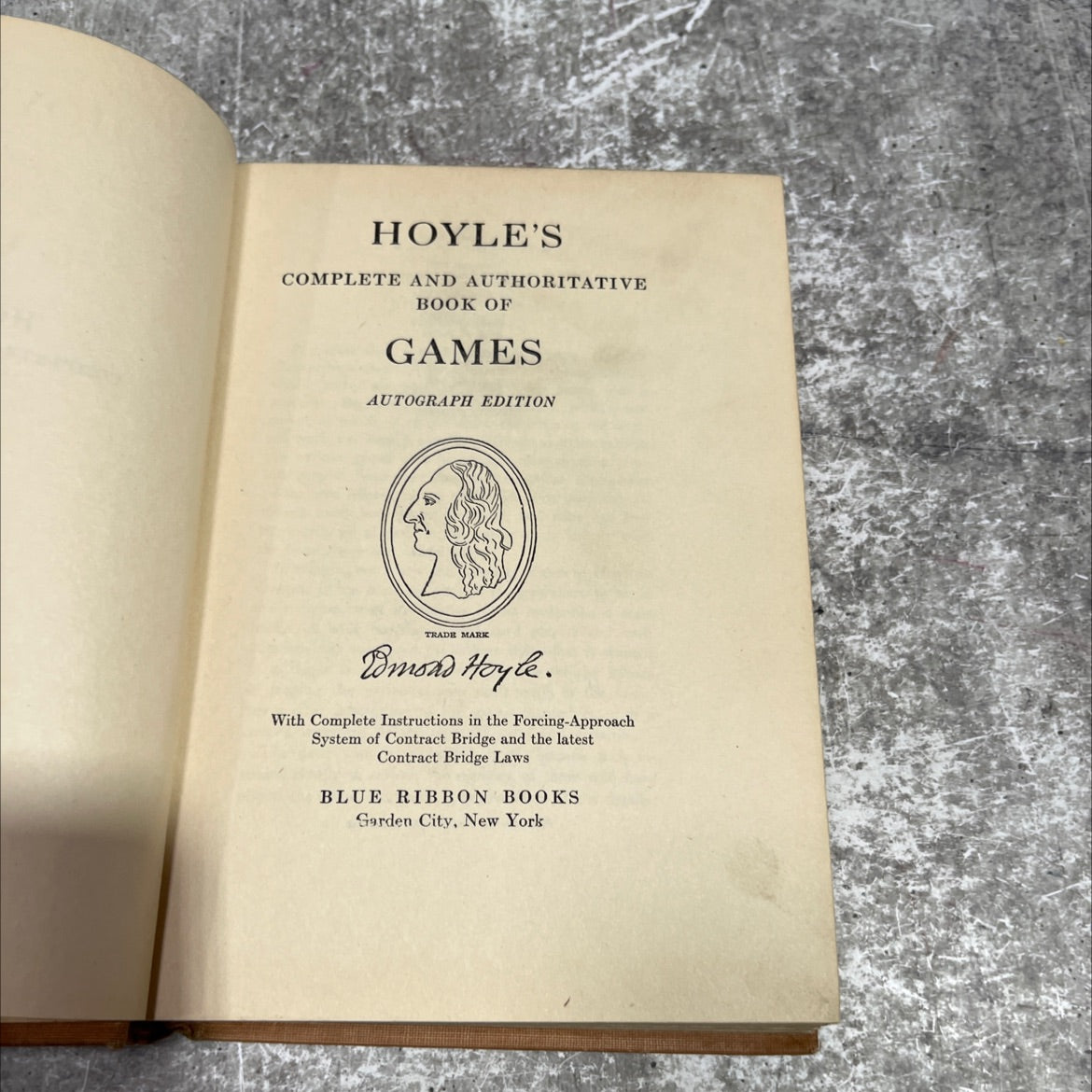 hoyle's complete and authoritative book of games book, by bmond hoyle, 1940 Hardcover image 2