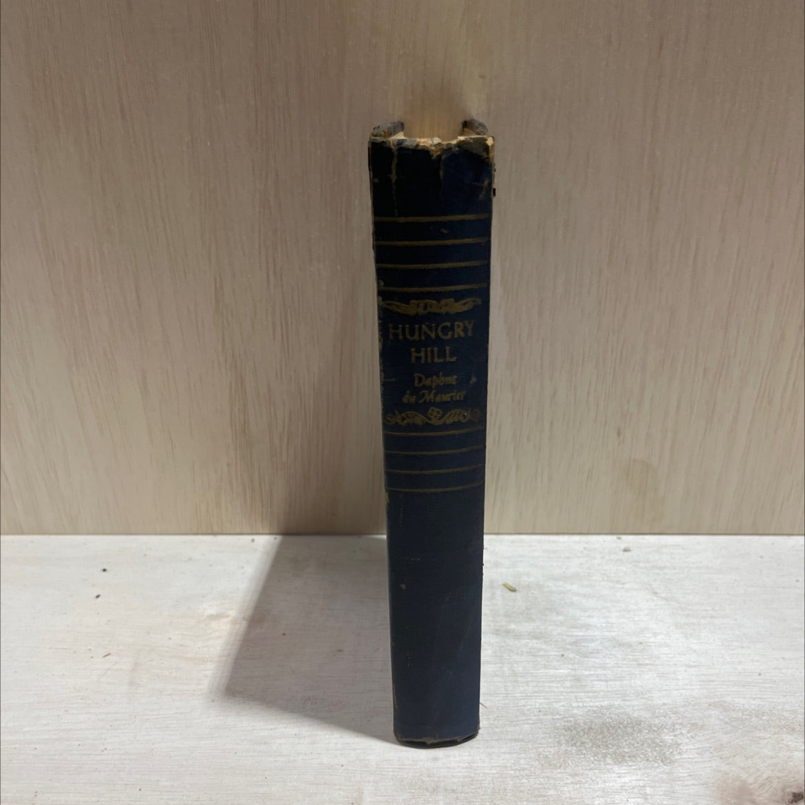 hungry hill book, by daphne du maurier, 1943 Hardcover image 4