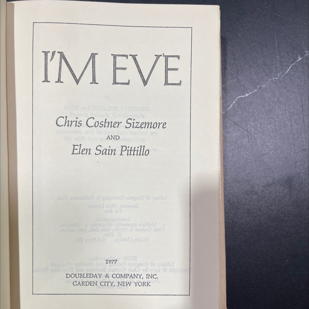 i'm eve book, by Chris Costner Sizemore, 1977 Hardcover, First Edition, Vintage image 2