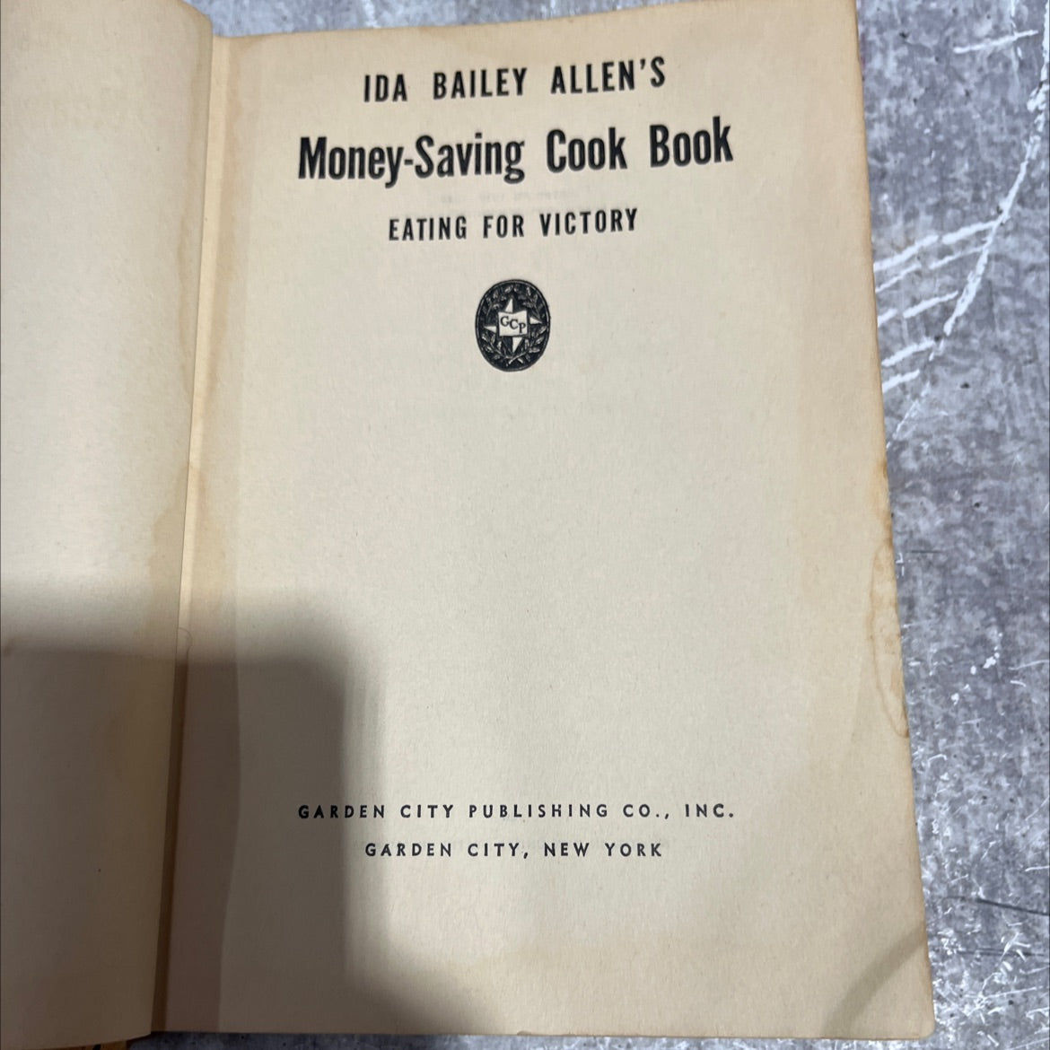 ida bailey allen's money-saving cook book eating for victory book, by ida bailey allen, 1942 Hardcover image 2