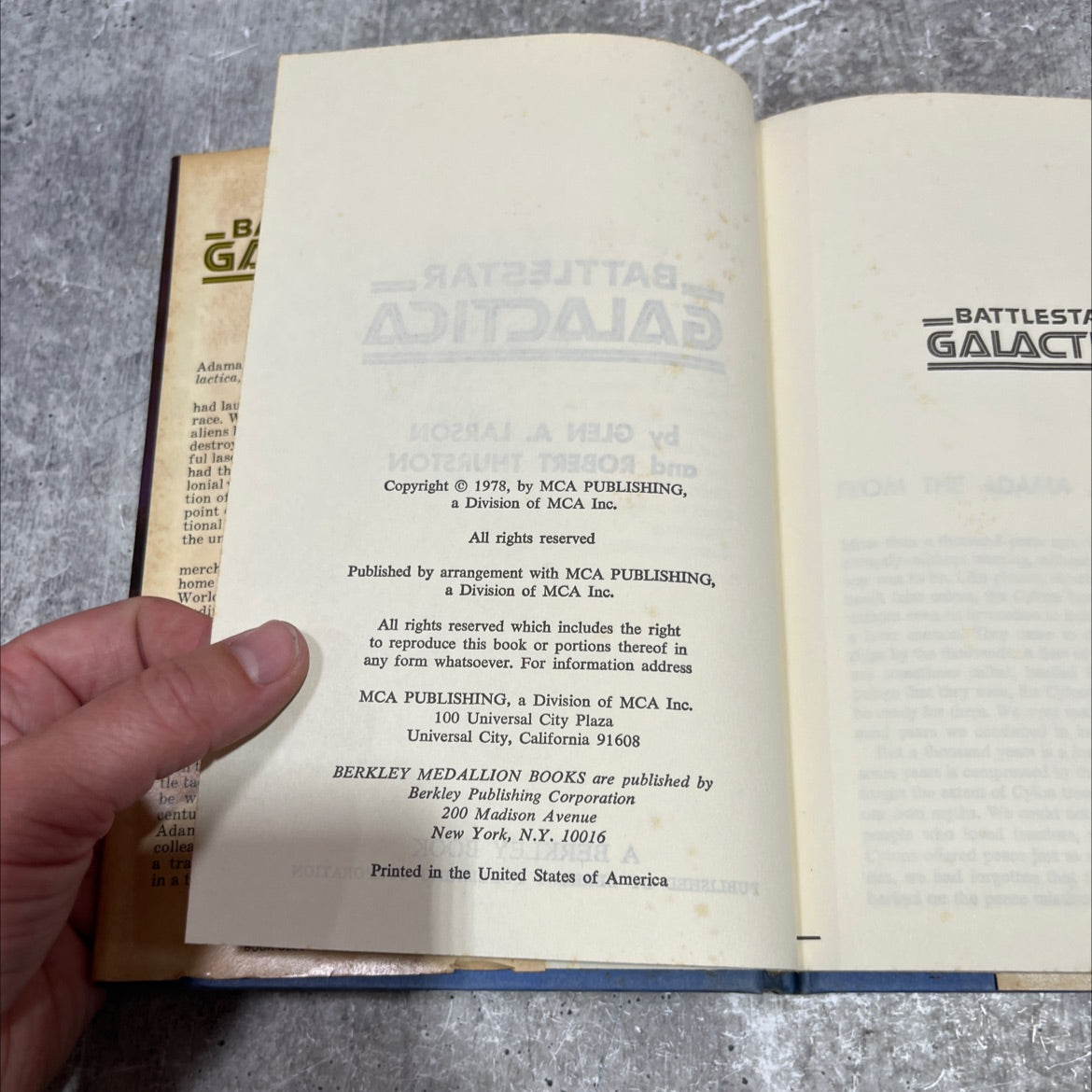 idaiabattlestargalactica book, by glen a. larson and robert thurston, 1978 Hardcover image 3