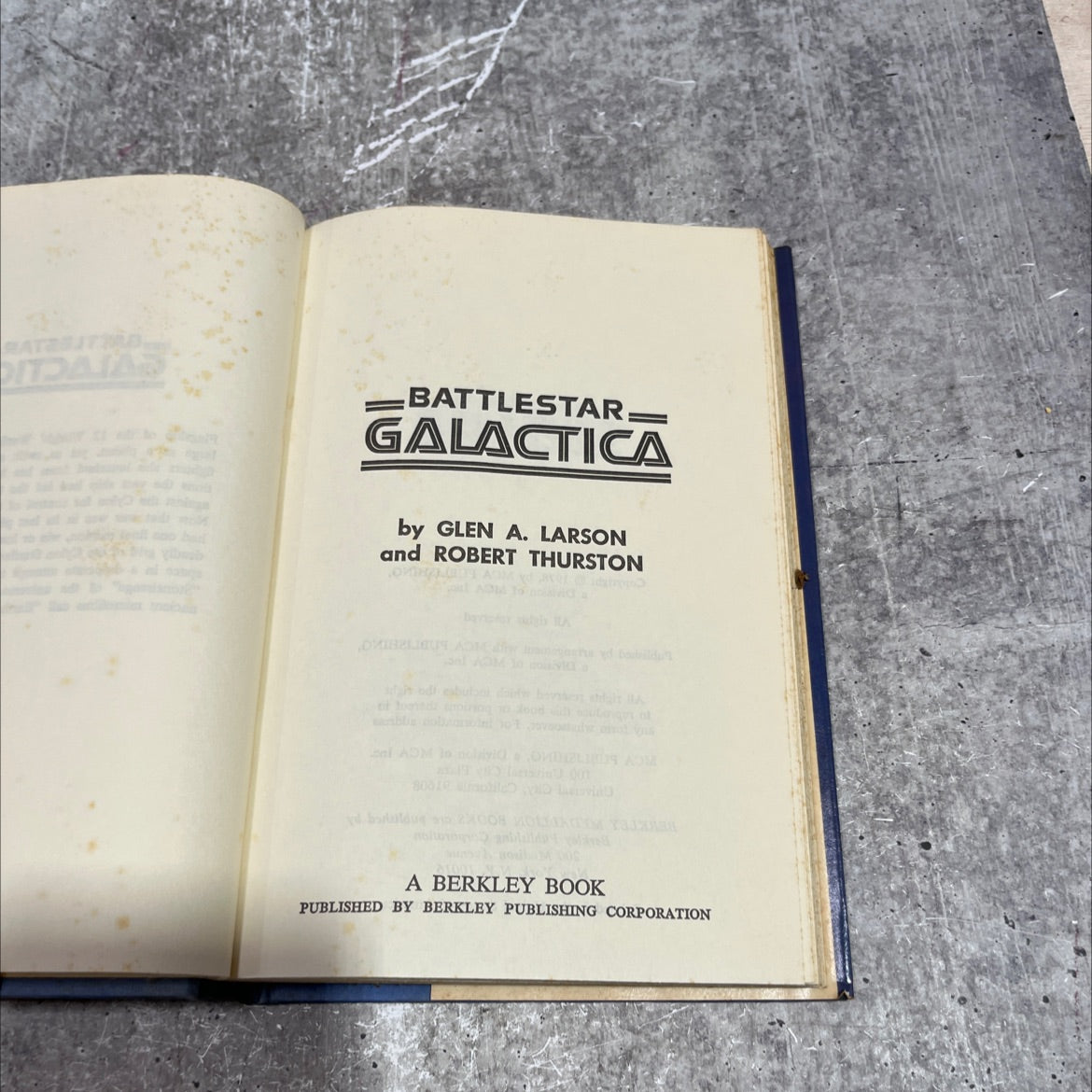 idaiabattlestargalactica book, by glen a. larson and robert thurston, 1978 Hardcover image 2