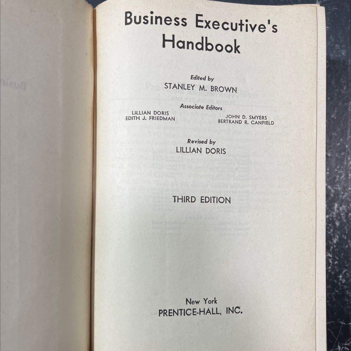 ieu& business executive's handbook book, by stanley m. brown, 1947 Hardcover image 2