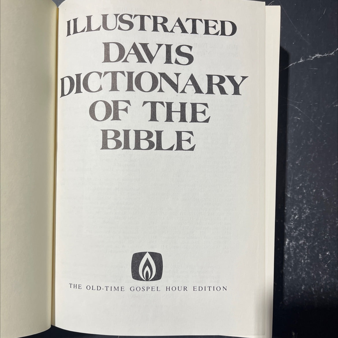 illustrated davis dictionary of the bible the old-time gospel hour edition book, by unknown, 1973 Leather image 2