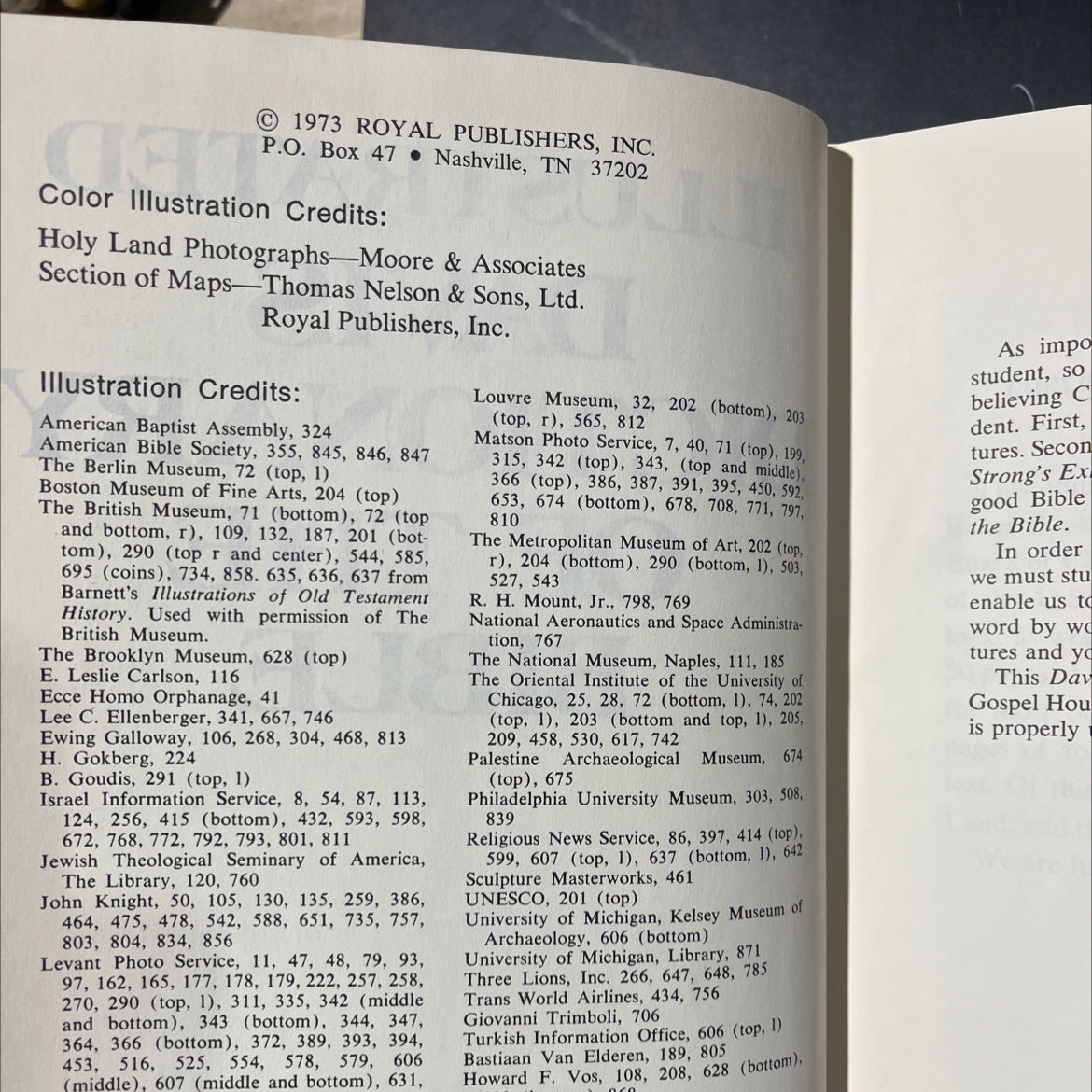 illustrated davis dictionary of the bible the old-time gospel hour edition book, by unknown, 1973 Leather image 3