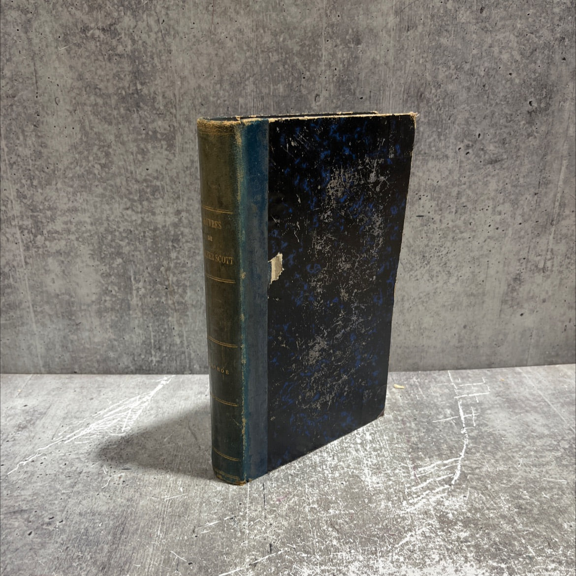 ivanhoe book, by walter scott, 1869 Leather image 1