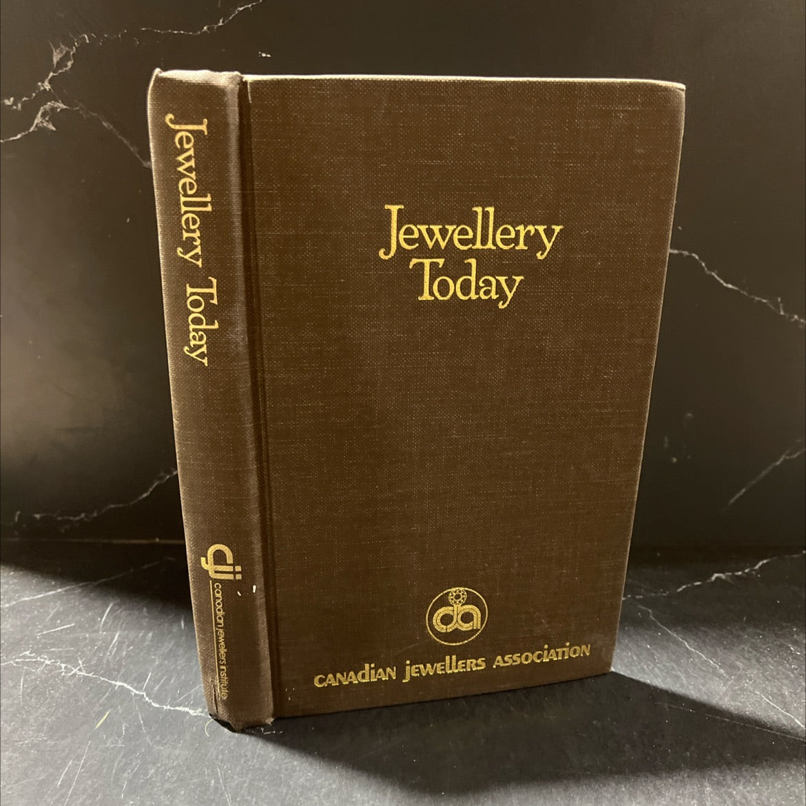 jewellery today a source book for the industry book, by canadian jewellers association, 2023 Hardcover image 1